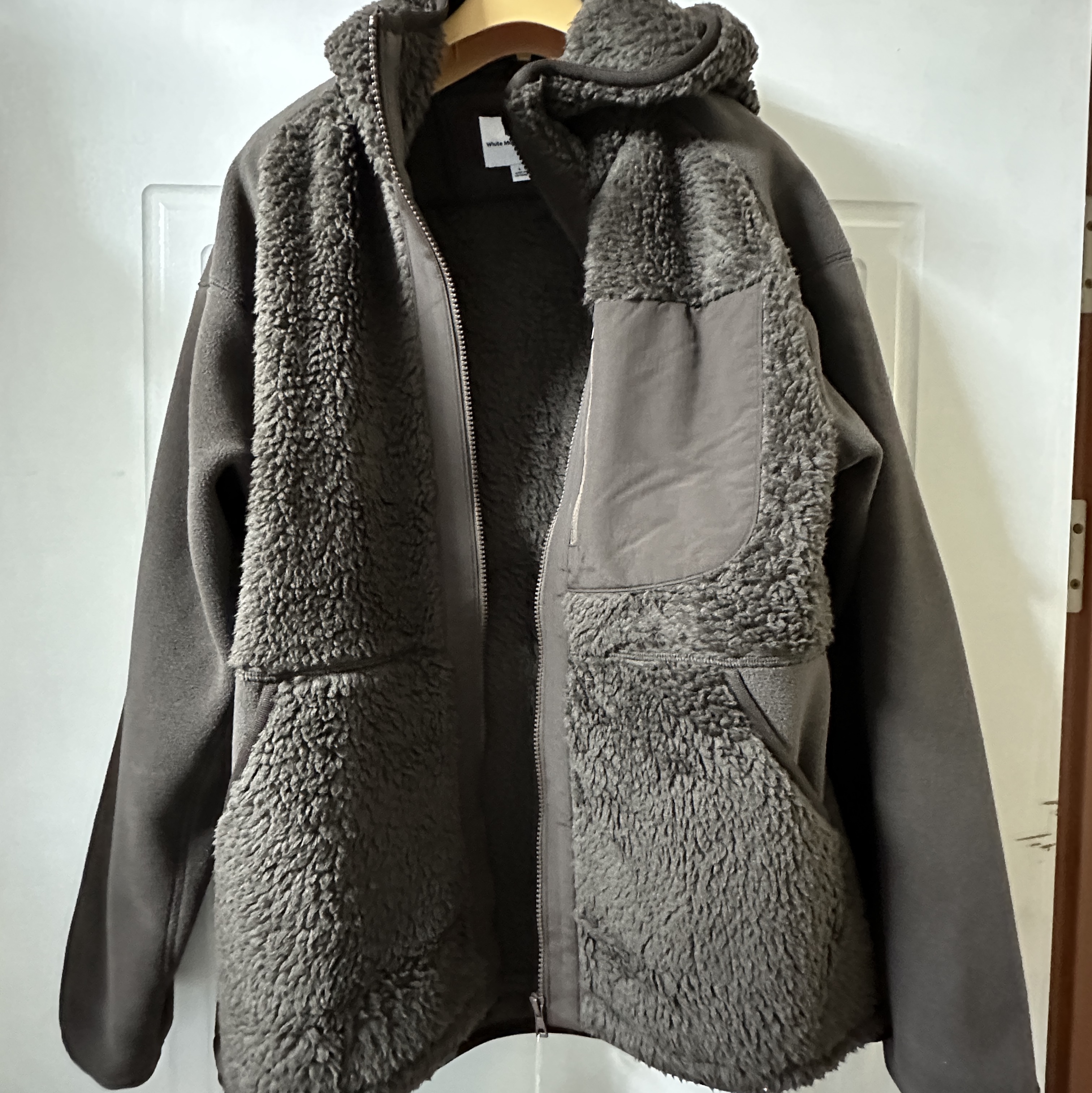 Uniqlo x White Mountaineering Fleece Full Zip Parka Dark Brown 착용 스타일