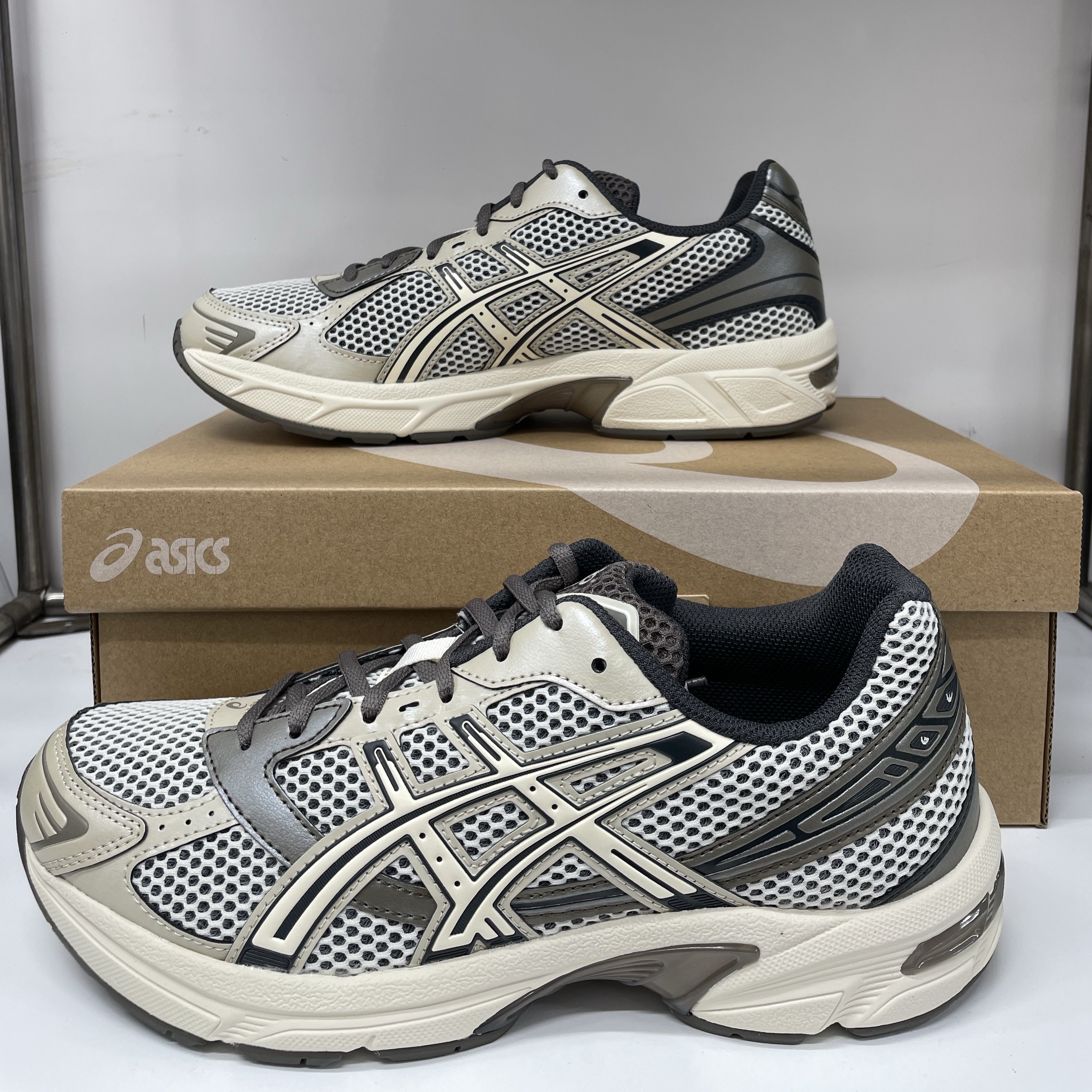 Asics Gel-1130 Birch Dark Taupe - Korea Exclusive 착용 스타일 - 2