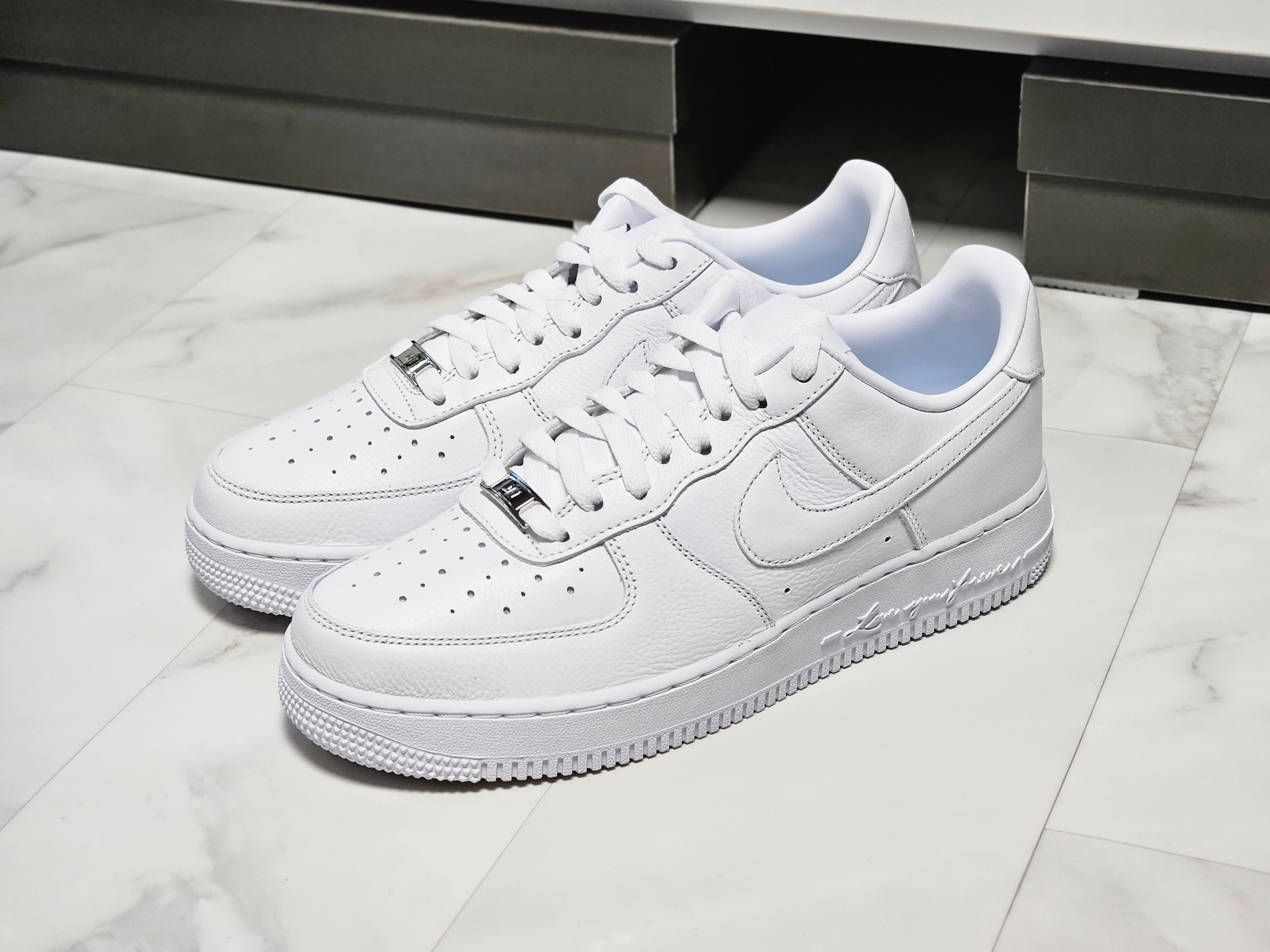 Nike x Drake Nocta Air Force 1 Low SP Certified Lover Boy White, Nike x Drake Nocta NRG LU L91 Cap White 착용 스타일 - 3