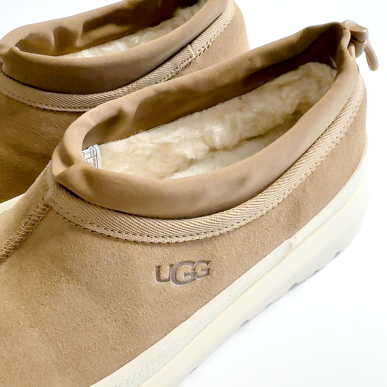 UGG Tasman Weather Hybrid Chestnut Whitecap 착용 스타일 - 3