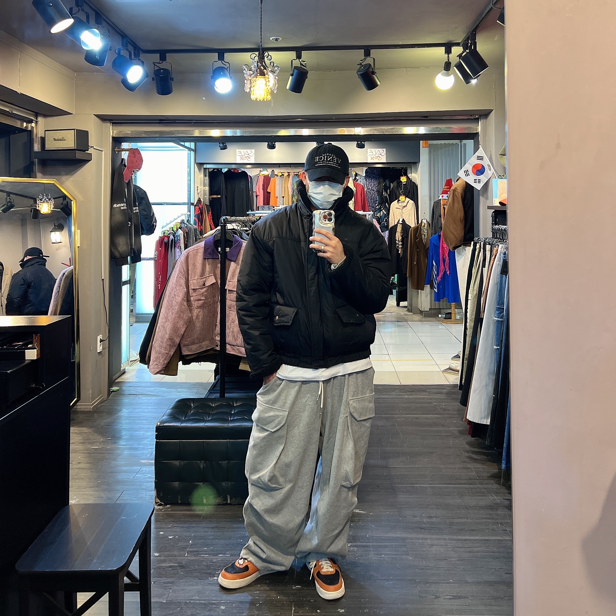Nike Air Force 1 '07 LX Siempre Familia 착용 스타일 - 1