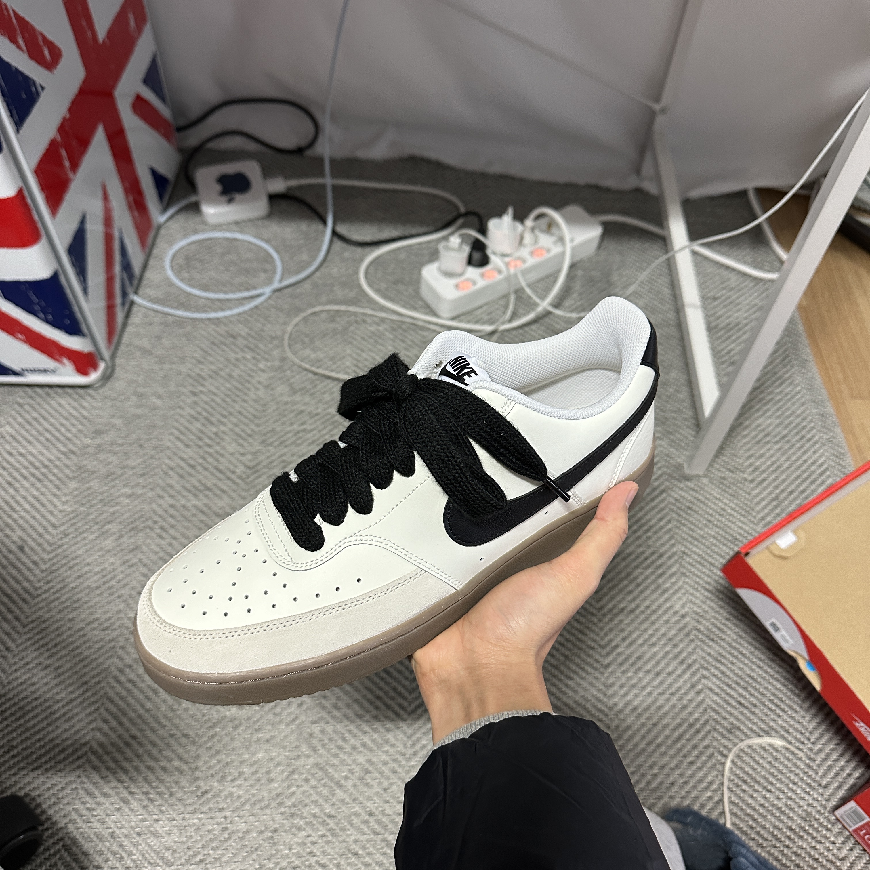 Nike Court Vision Low Sail Light Orewood Brown 착용 스타일