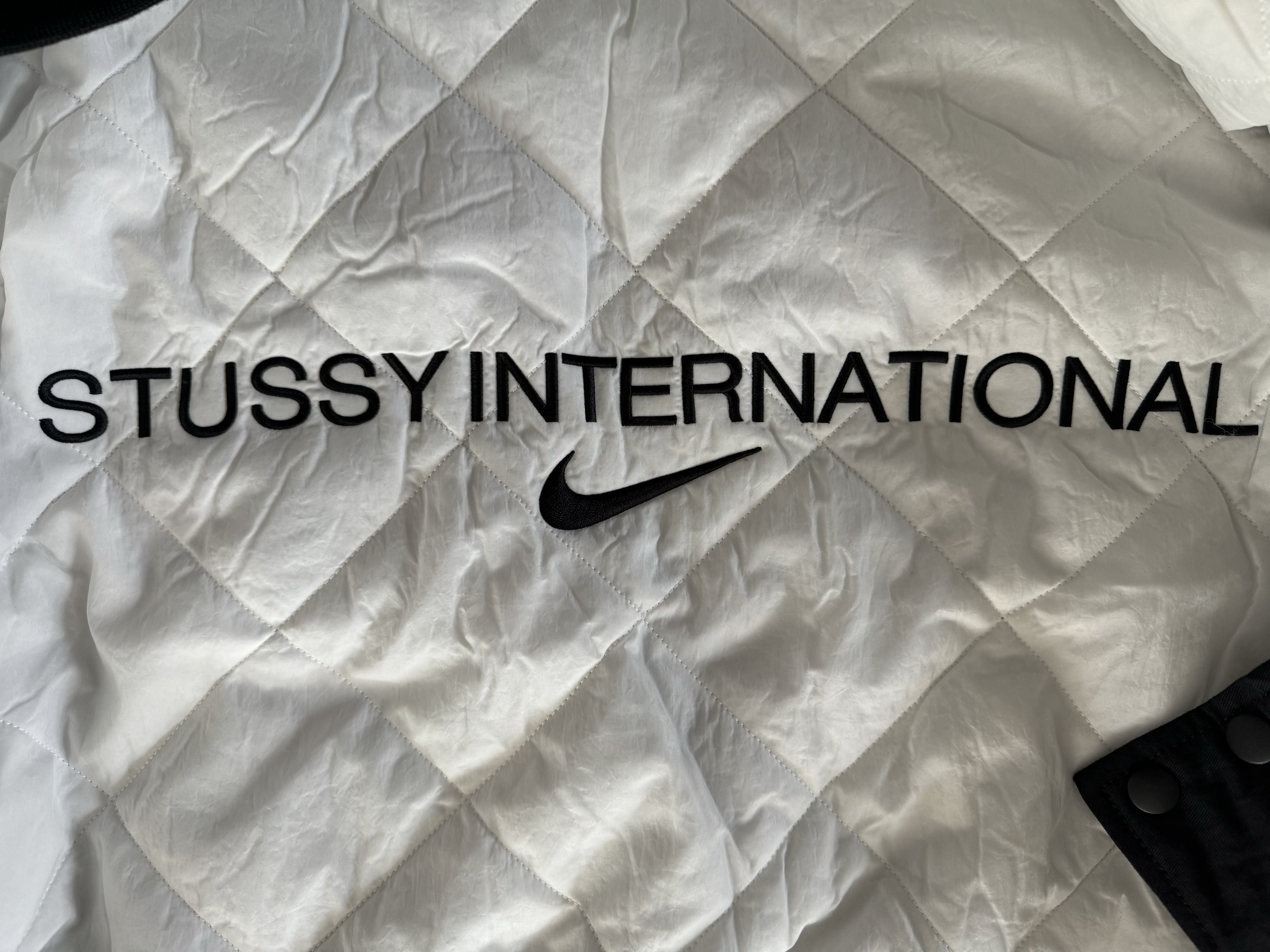 Nike x Stussy Reversible Jacket Black (FJ9153-010) 착용 스타일 - 5