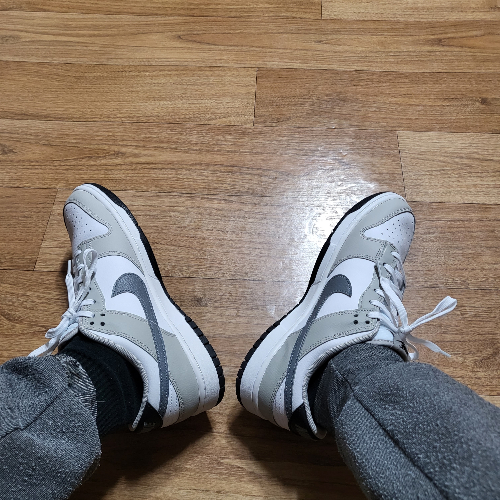 Nike Dunk Low Cool Grey White 착용 스타일 - 4
