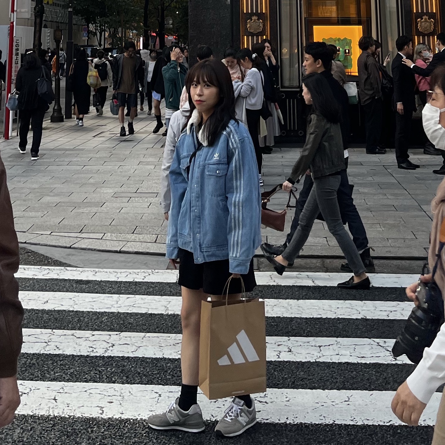(W) Adidas Originals Neutral Coat Denim Jacket Clear Blue - KR Sizing 착용 스타일