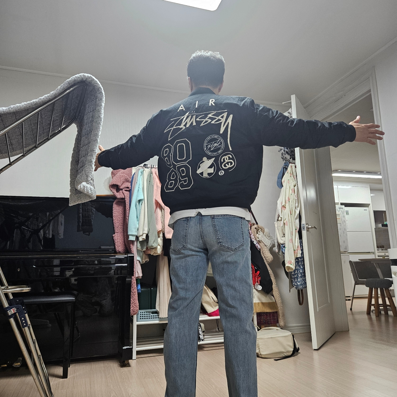 Nike x Stussy Reversible Jacket Black (FJ9153-010) 착용 스타일 - 3