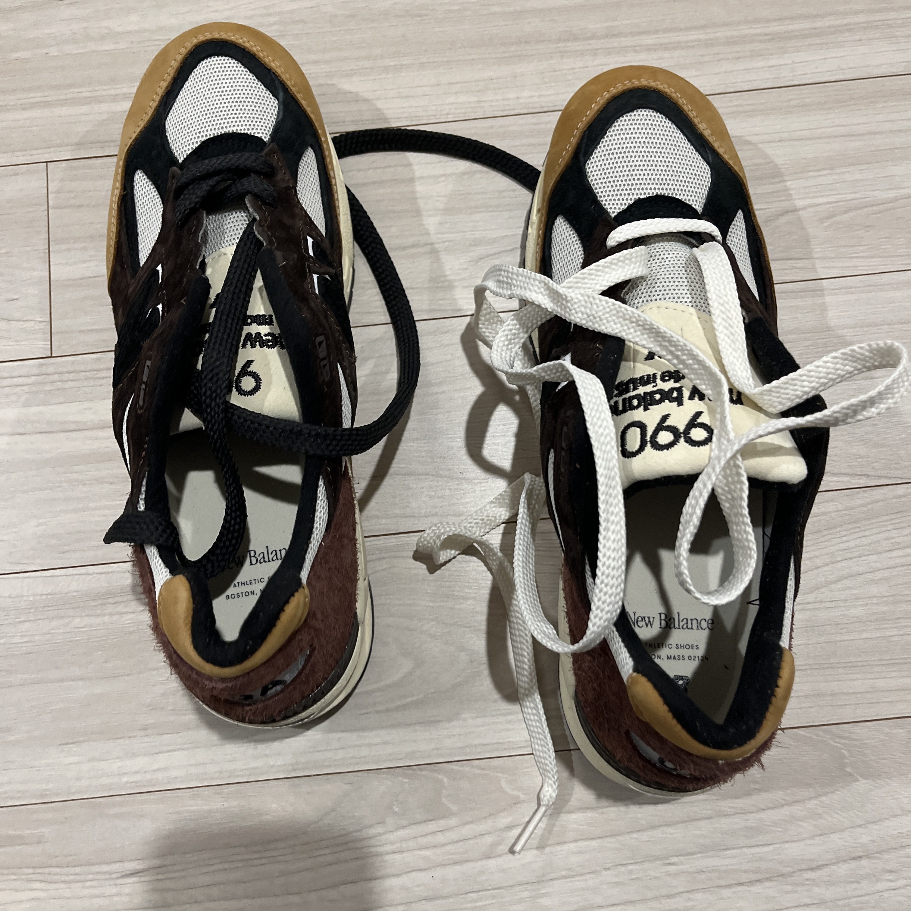 New Balance 990v2 Made in USA Brown Beige 착용 스타일 - 2