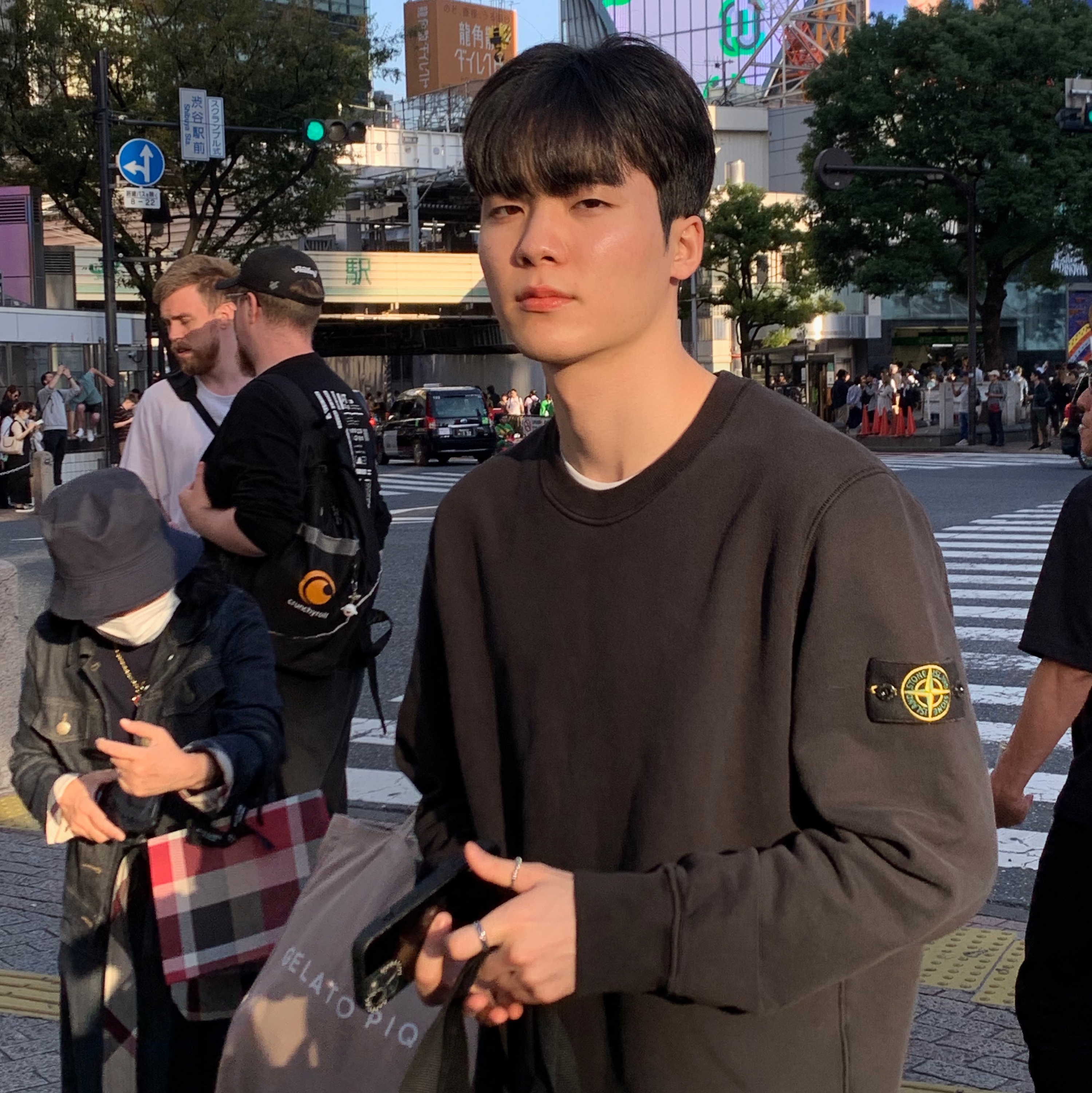 Stone Island 63020 Crewneck Sweatshirt Black - 22FW 착용 스타일 - 1