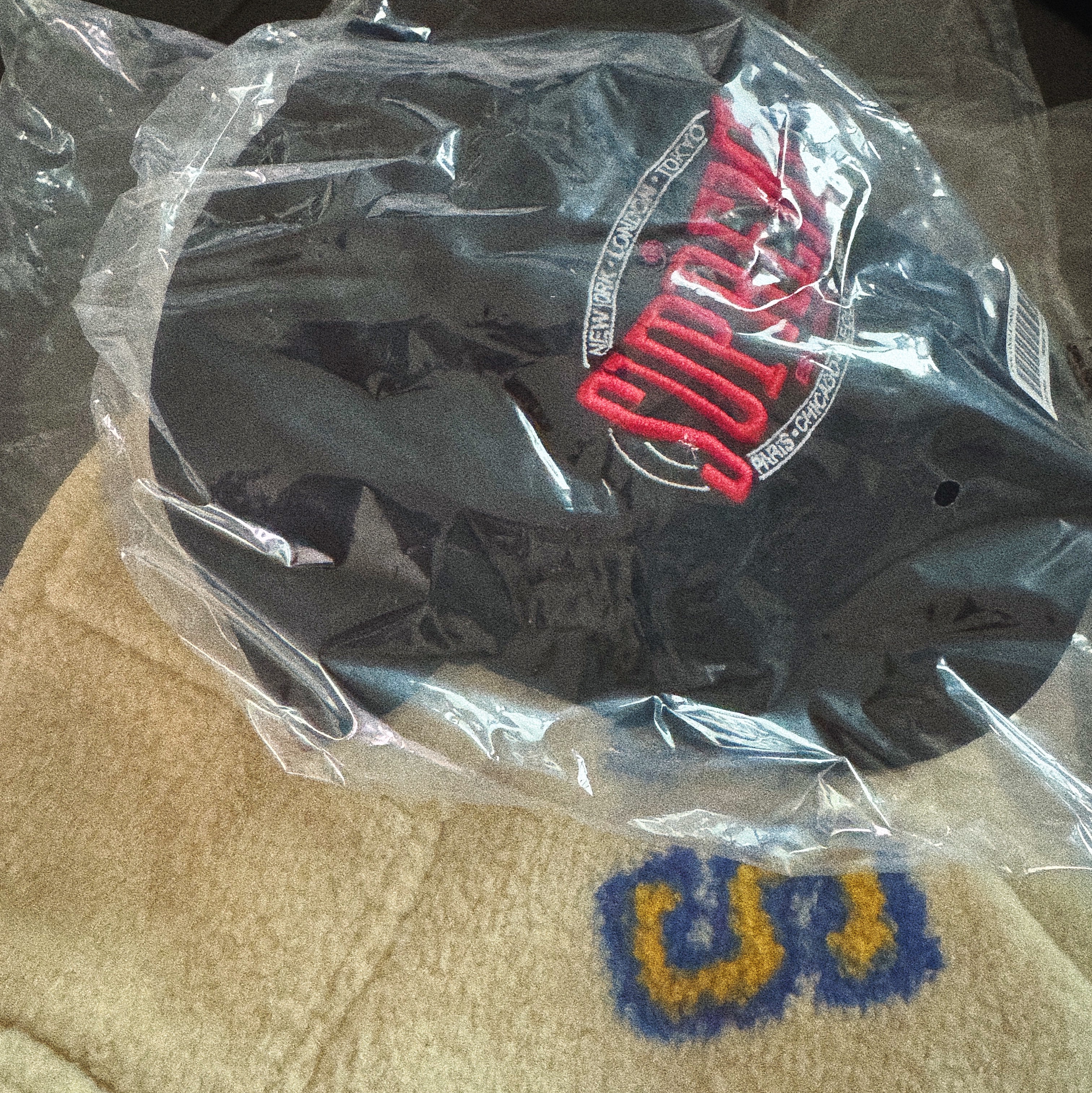 Supreme Warm Up 6-Panel Black - 23FW 착용 스타일