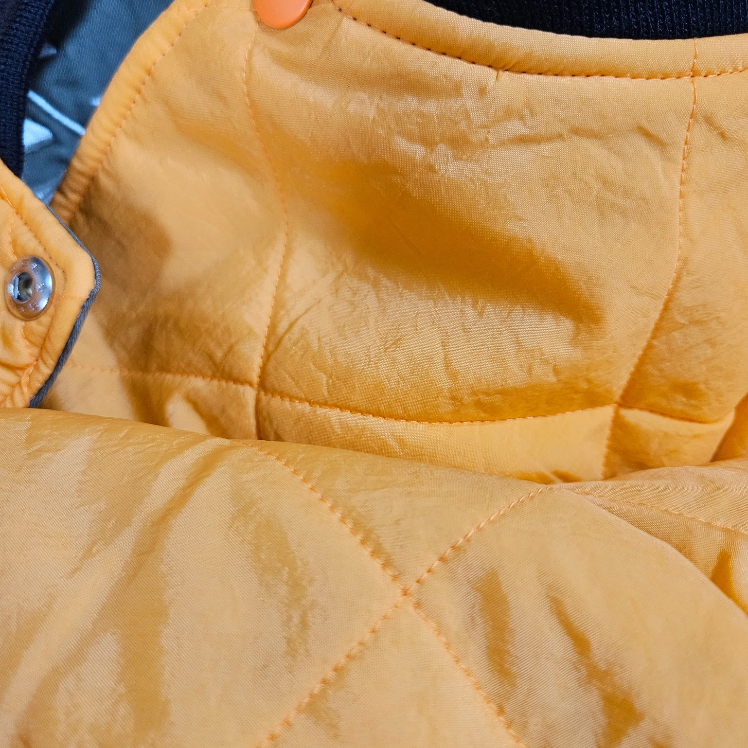 Nike x Stussy Reversible Jacket Medium Olive (FJ9153-222) 착용 스타일 - 6