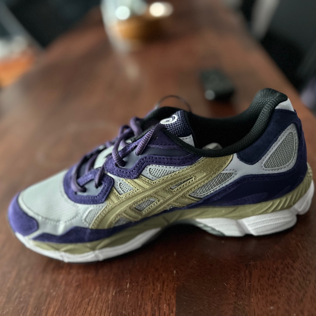 Asics x Awake NY Gel-NYC Pure Silver Gothic Grape 착용 스타일