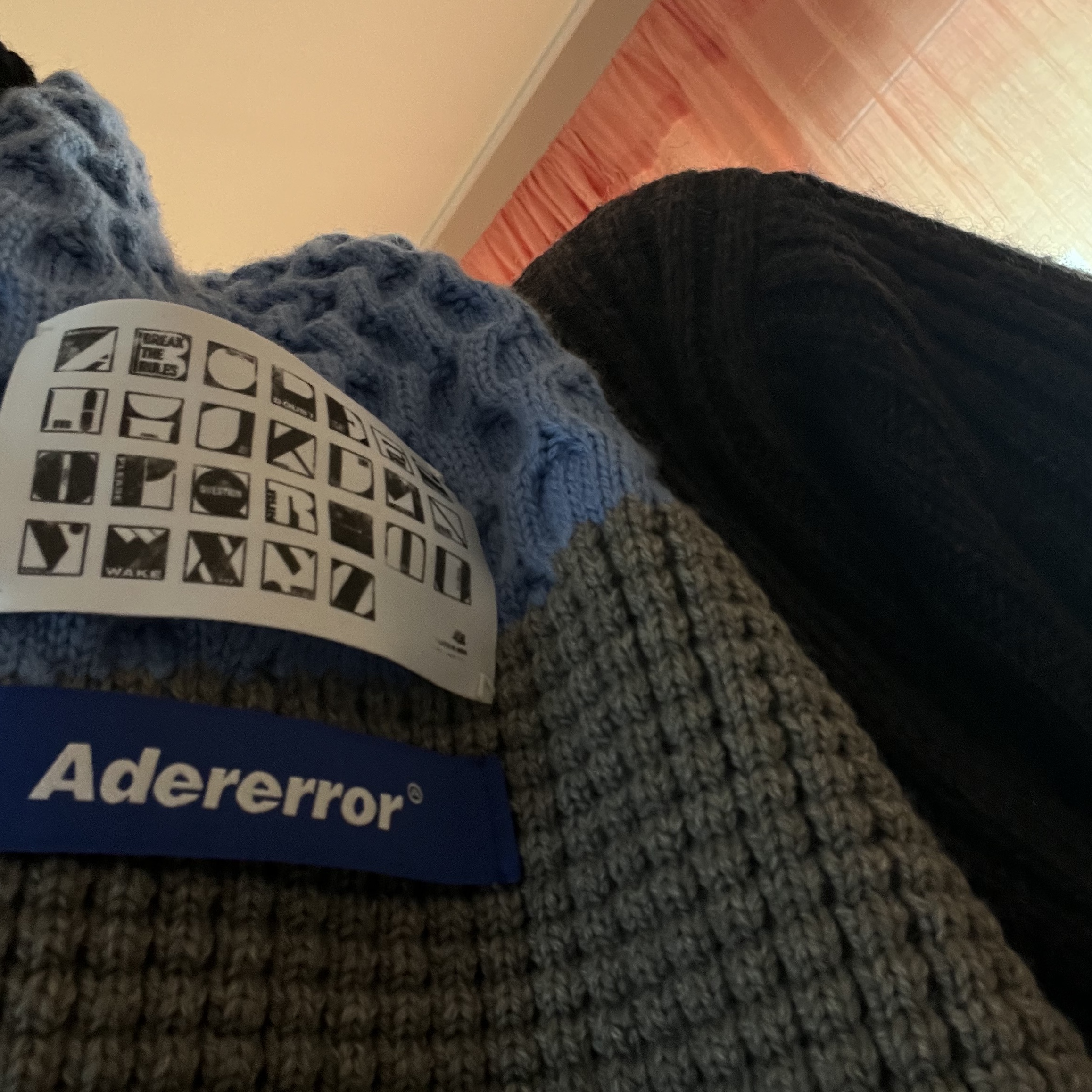Ader Error x Zara Scarf Black 착용 스타일