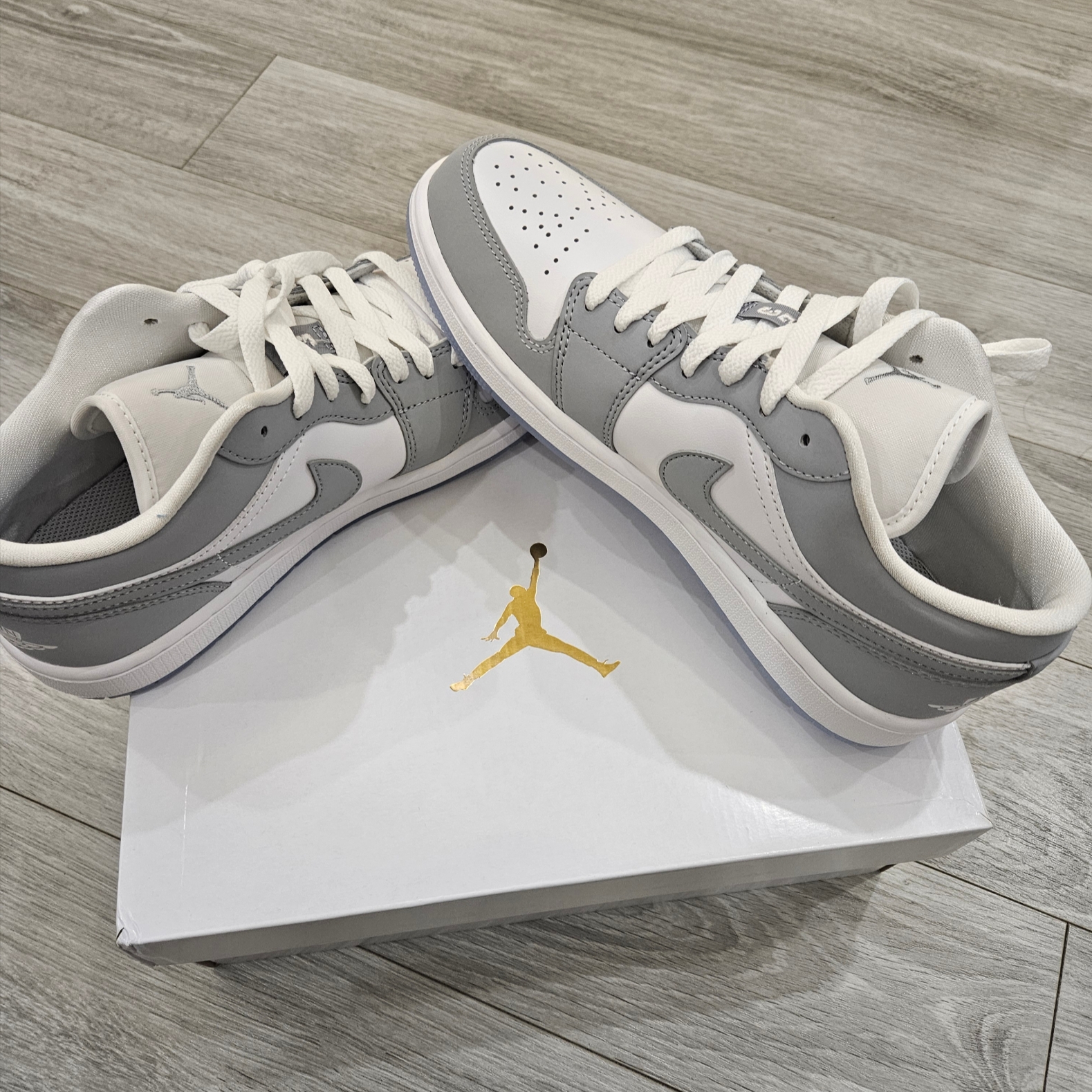(W) Jordan 1 Low White Wolf Grey 착용 스타일