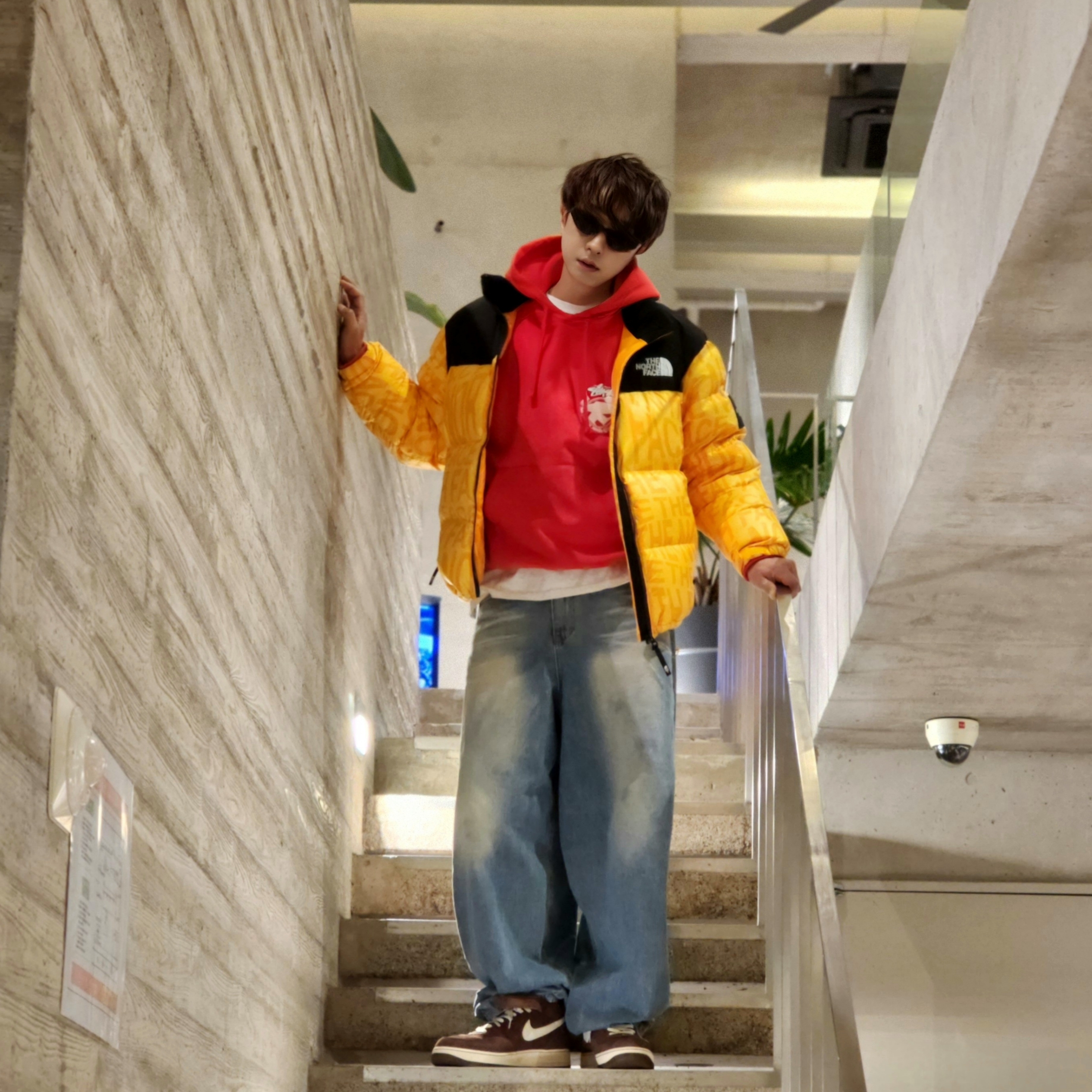 The North Face White Label Novelty Nuptse Down Jacket P Yellow, Stussy Beach Roots Hoodie Red 착용 스타일 - 2