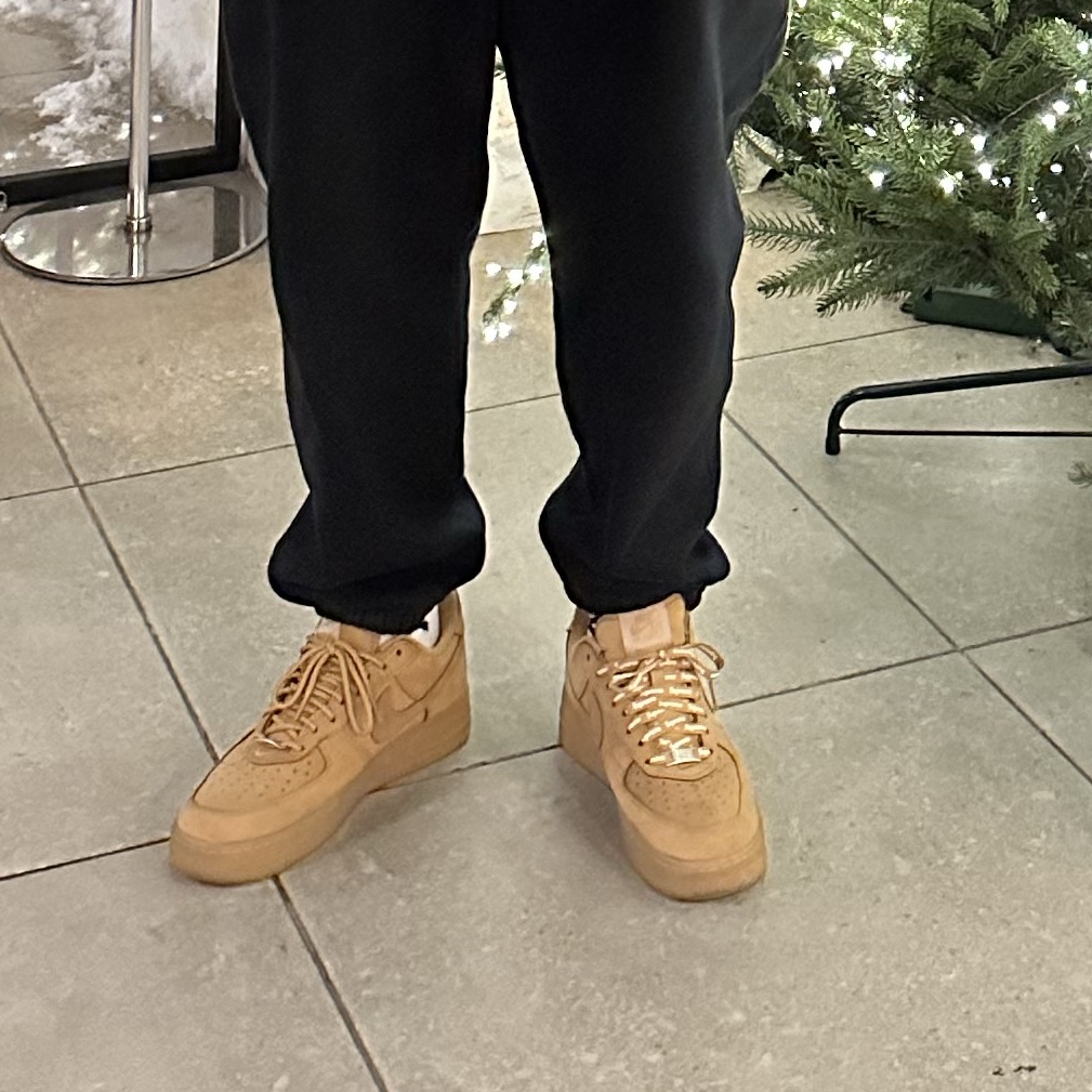 Nike x Supreme Air Force 1 Low Flax 착용 스타일