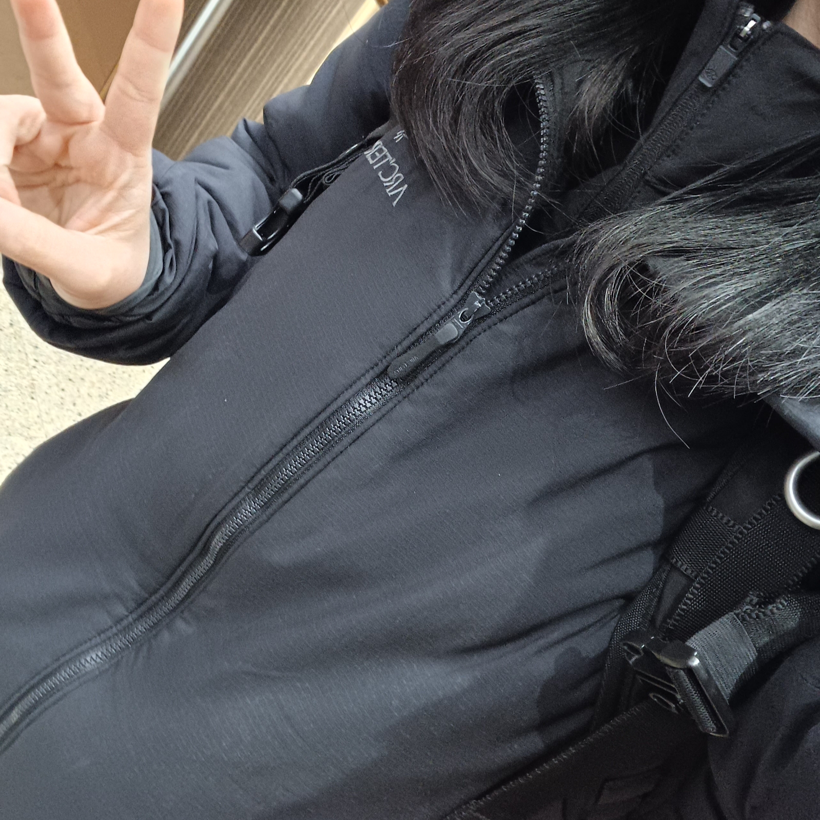 Arc'teryx Atom LT Hoody Black 착용 스타일 - 5