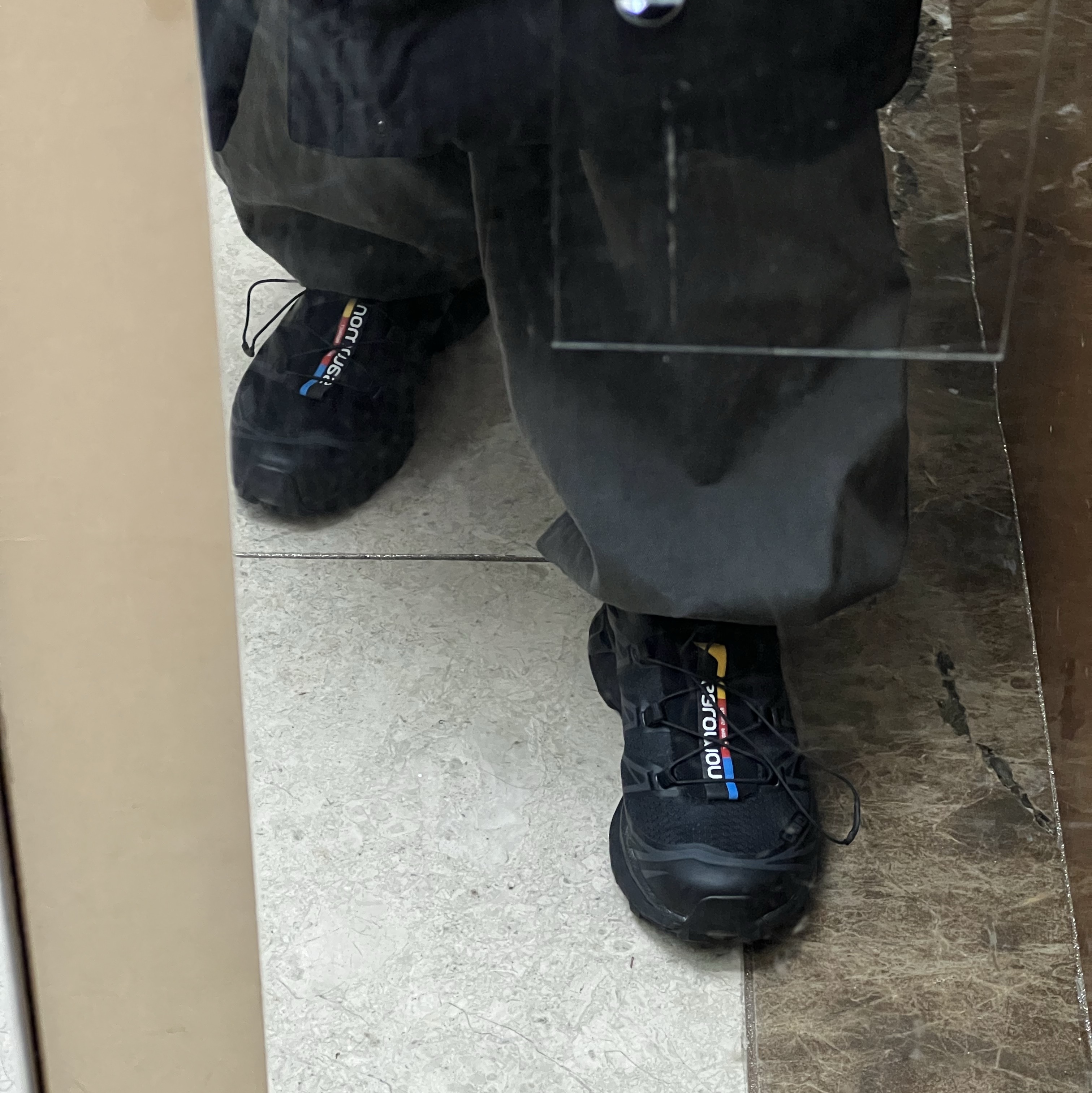 Salomon XT-6 ADV Black 착용 스타일 - 2