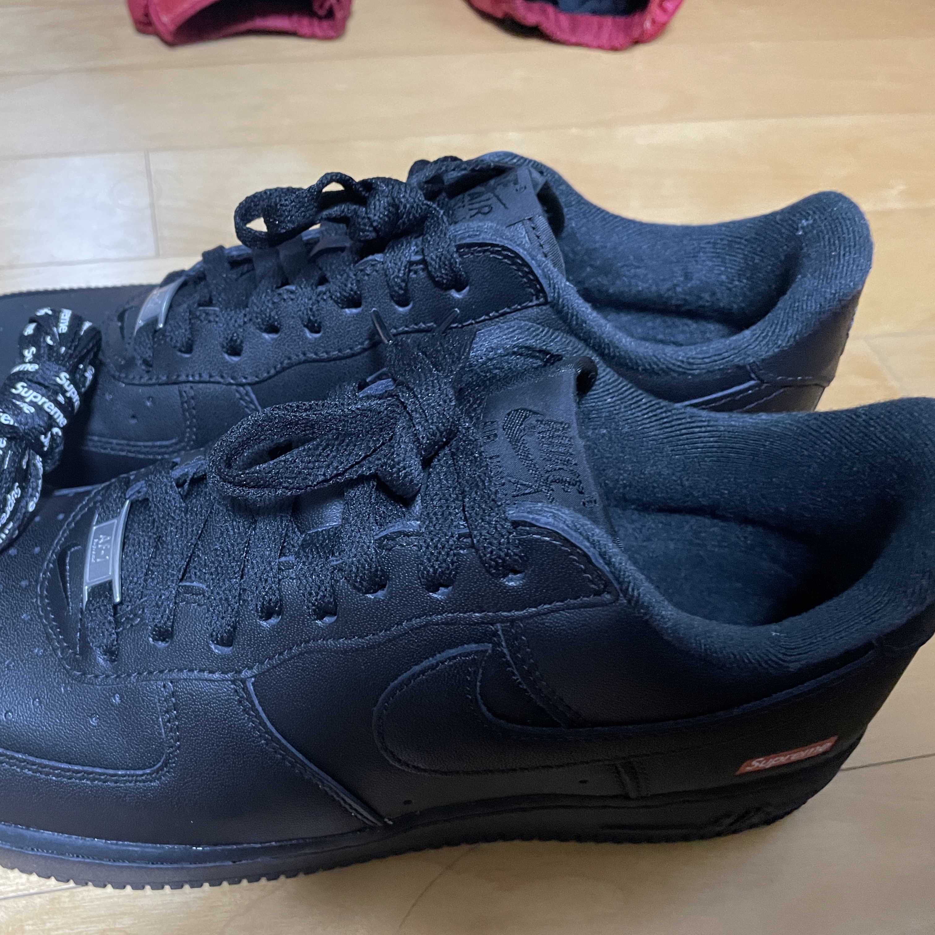 Nike x Supreme Air Force 1 Low Black 착용 스타일
