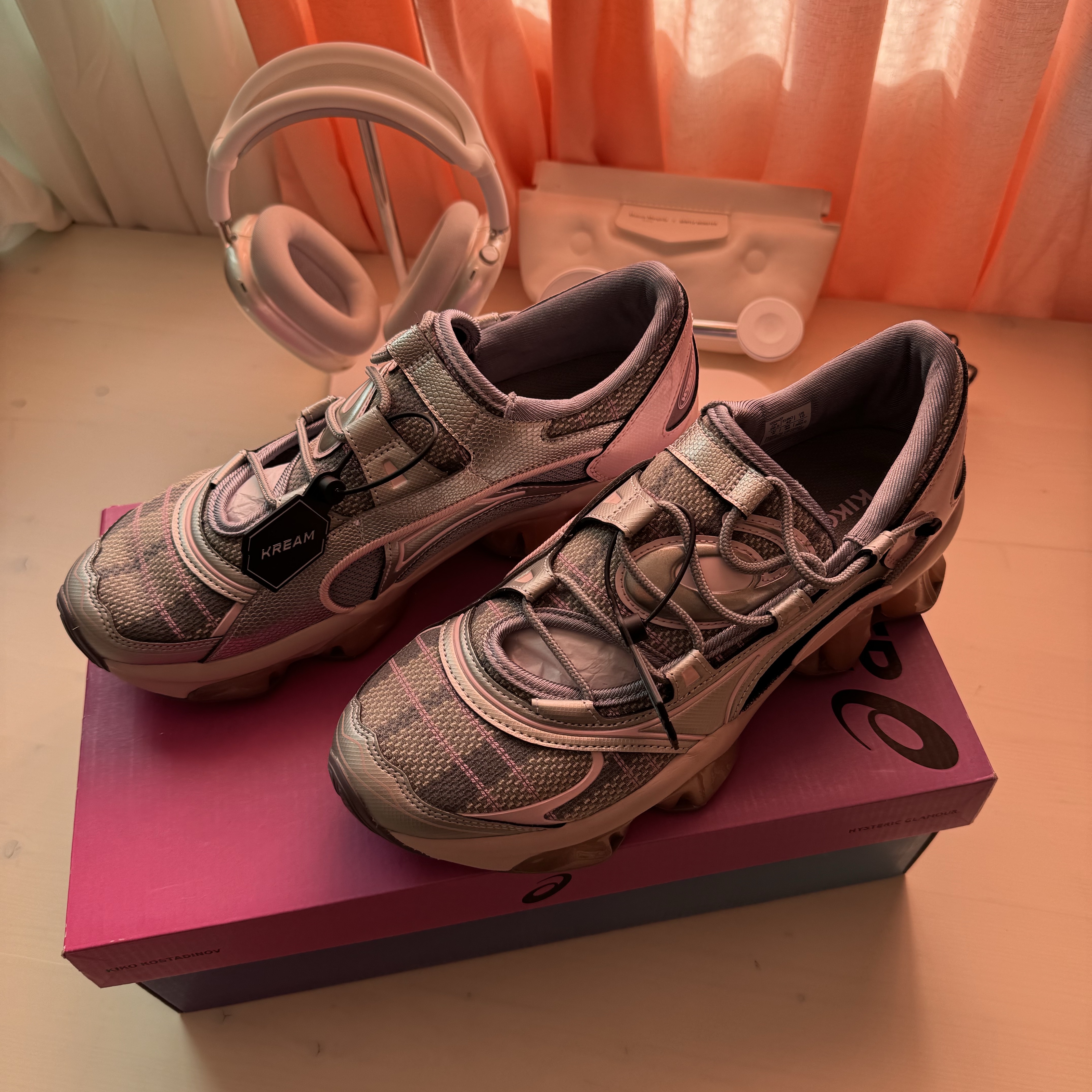 (W) Asics x Kiko Kostadinov x Hysteric Glamour Gel-Quantum Cotton Candy 착용 스타일 - 1
