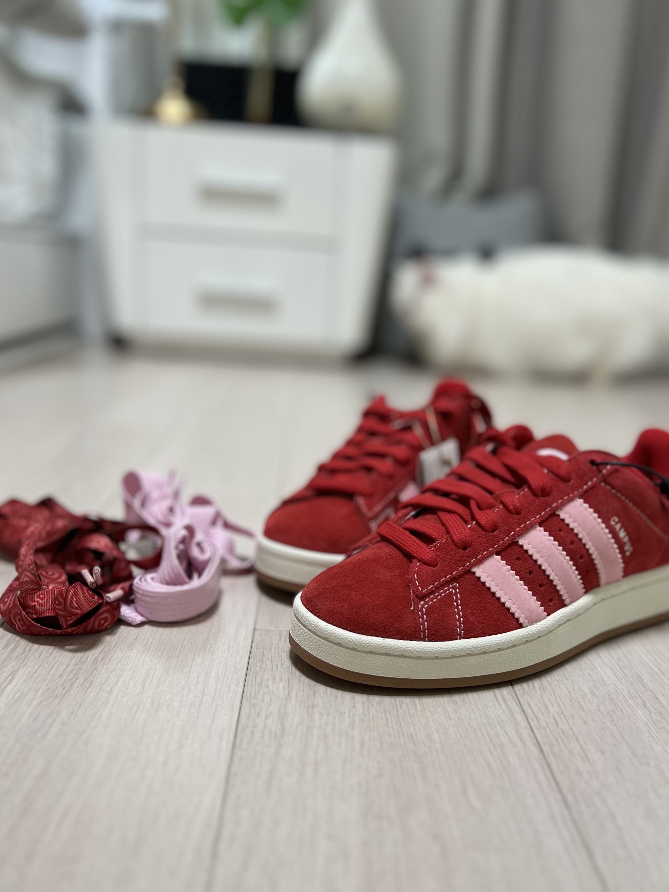 Adidas Campus 00s Better Scarlet 착용 스타일 - 5