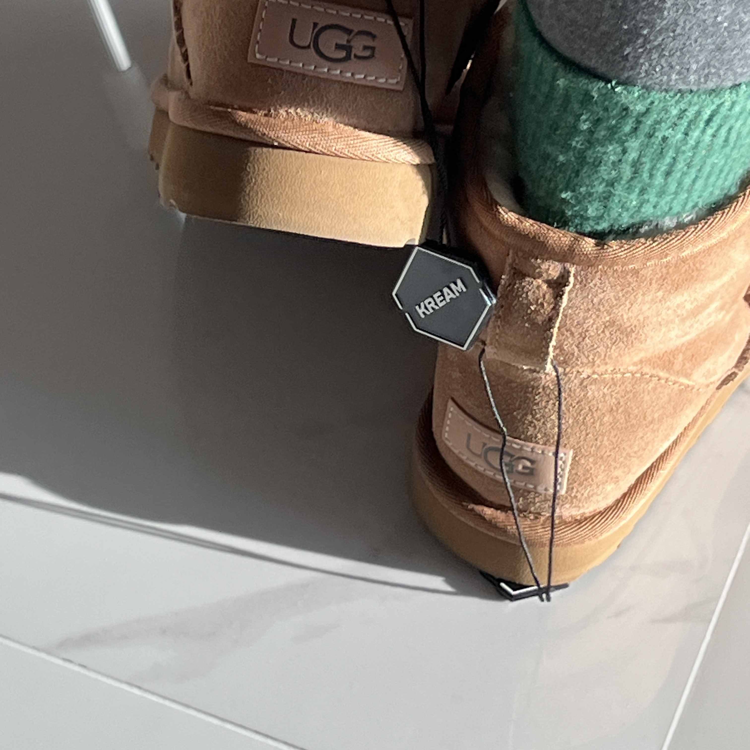 (W) UGG Classic Mini II Boots Chestnut 착용 스타일 - 2