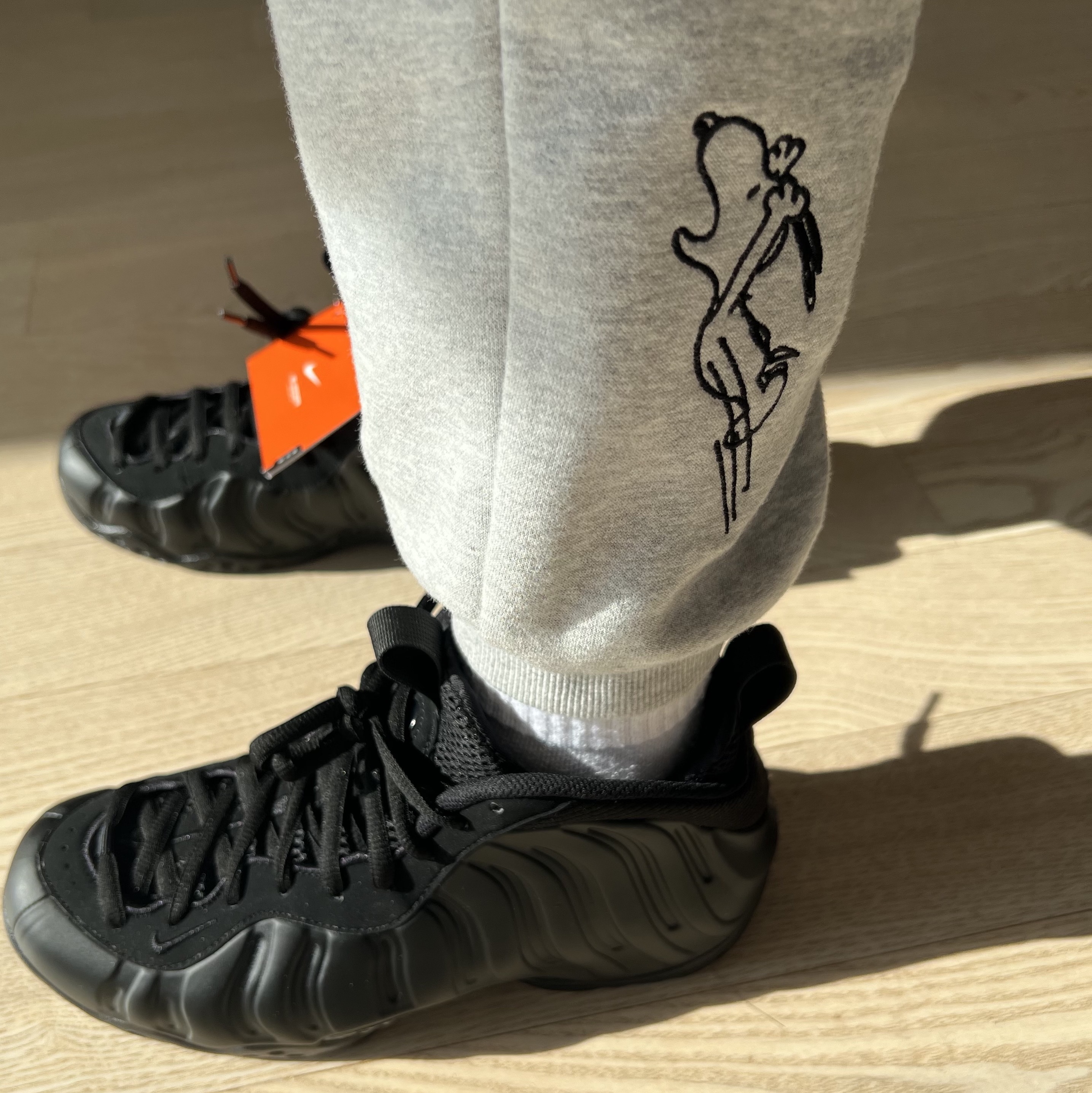 Nike Air Foamposite One Black Anthracite 착용 스타일 - 1