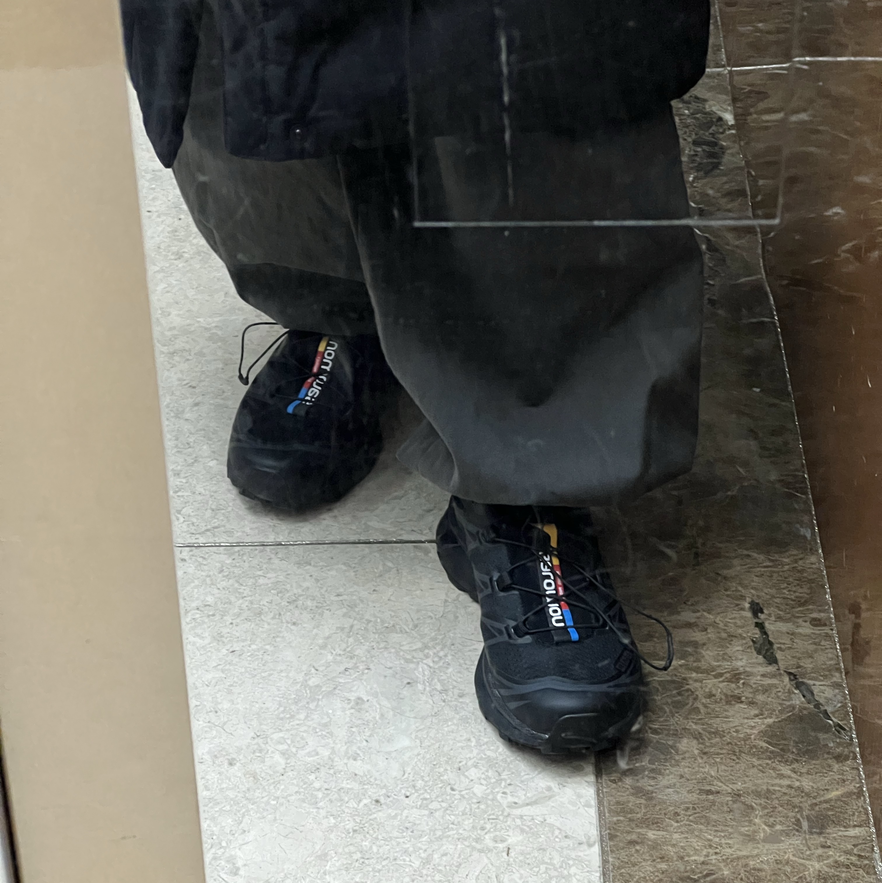 Salomon XT-6 ADV Black 착용 스타일 - 3