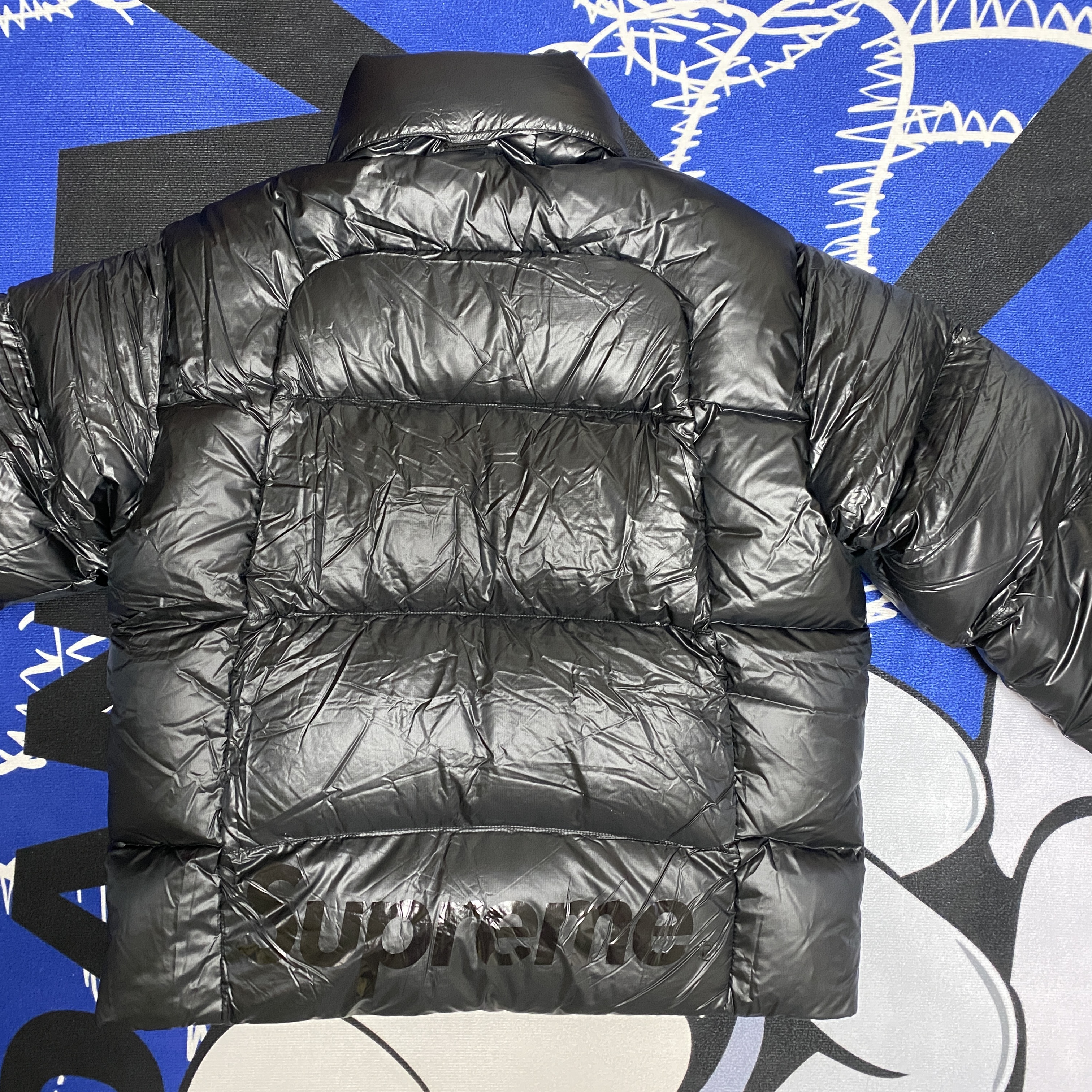 Supreme Featherweight Down Puffer Jacket Black - 23FW 착용 스타일 - 2