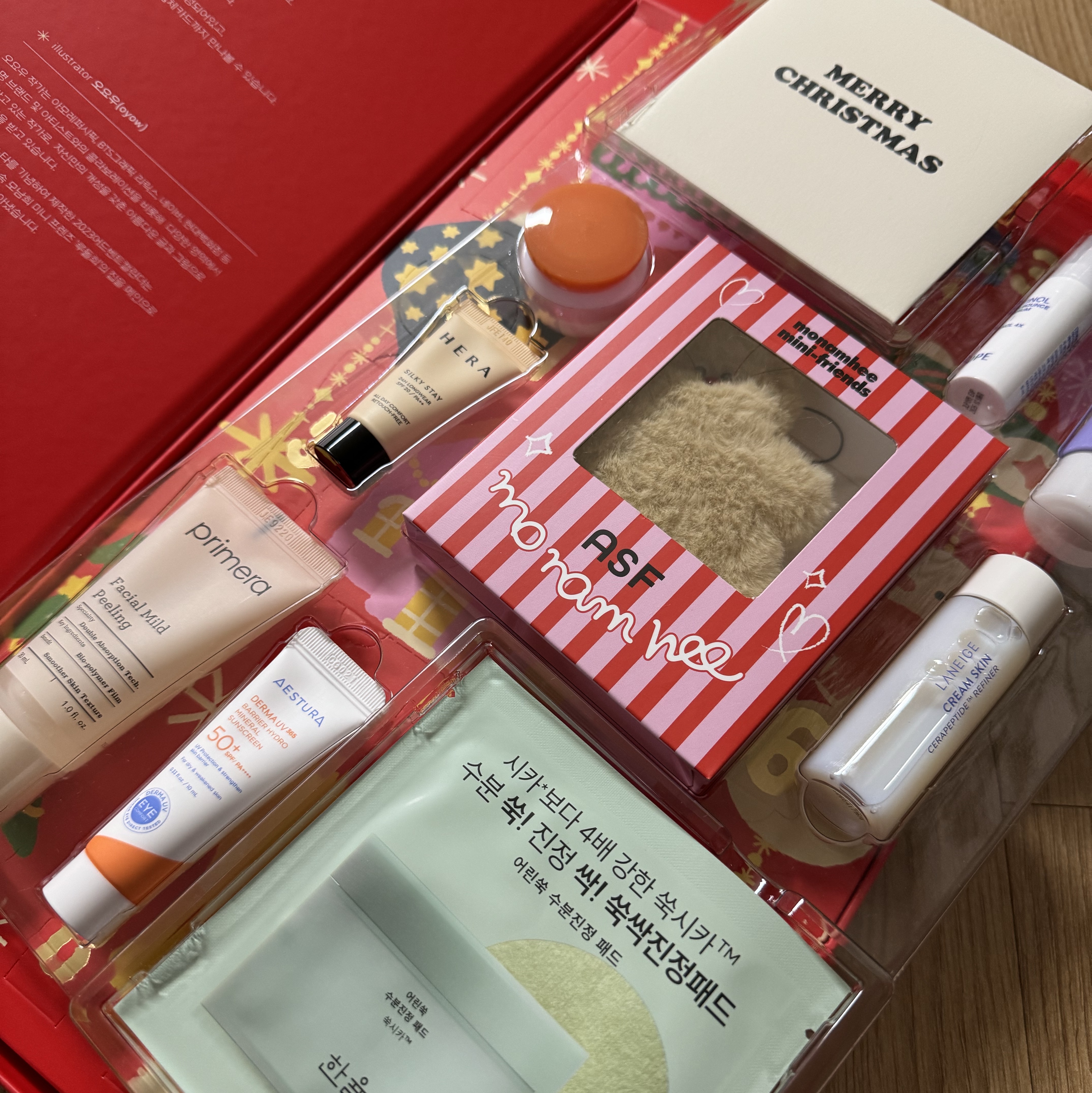Monamhee x Amore Mall Rudolhee Advent Calendar 2023 Package 착용 스타일