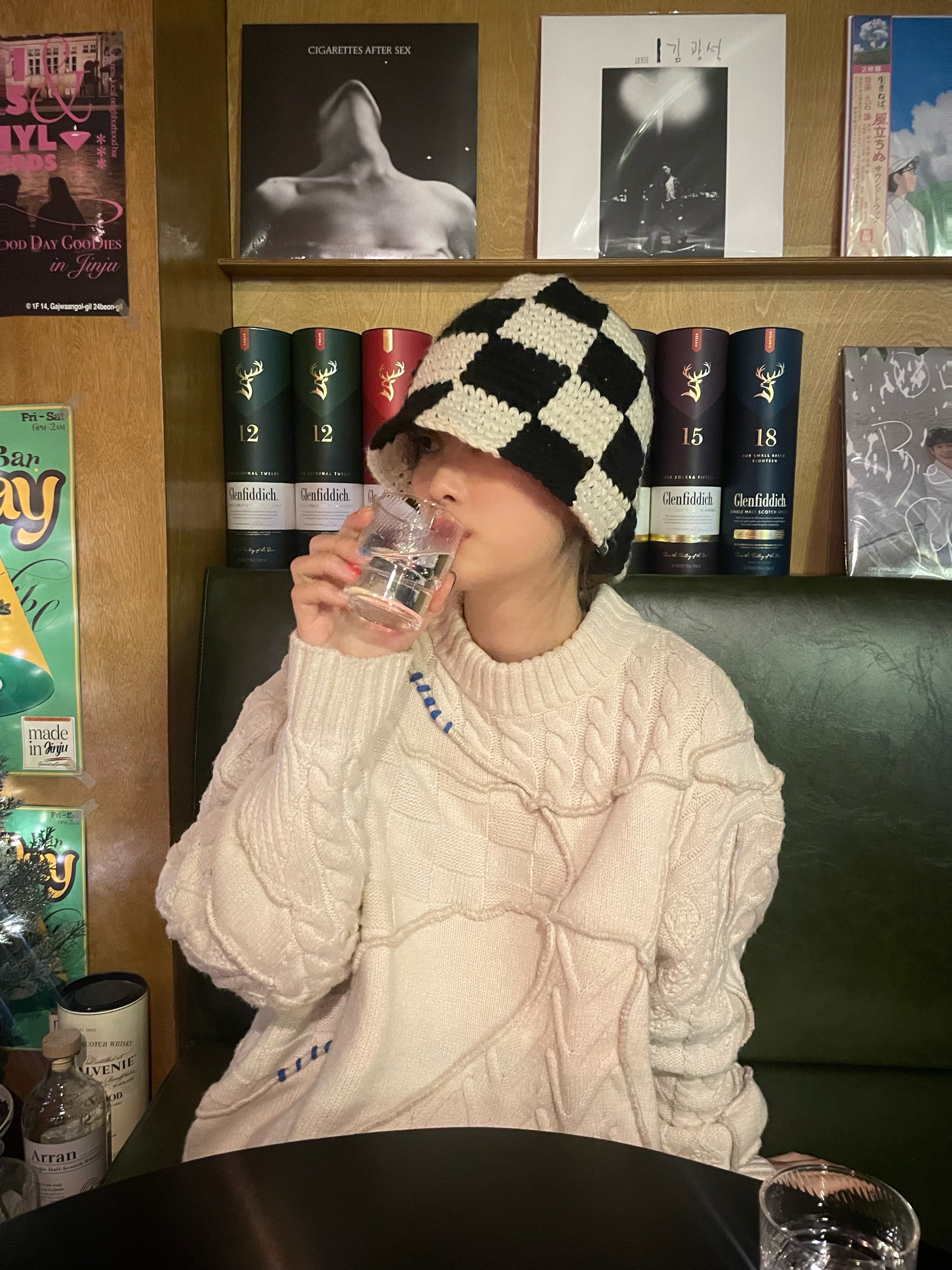 Stussy Checker Knit Bucket Hat Black, Zara x Ader Error Patchwork Oversize Knit Sweater Cream 착용 스타일