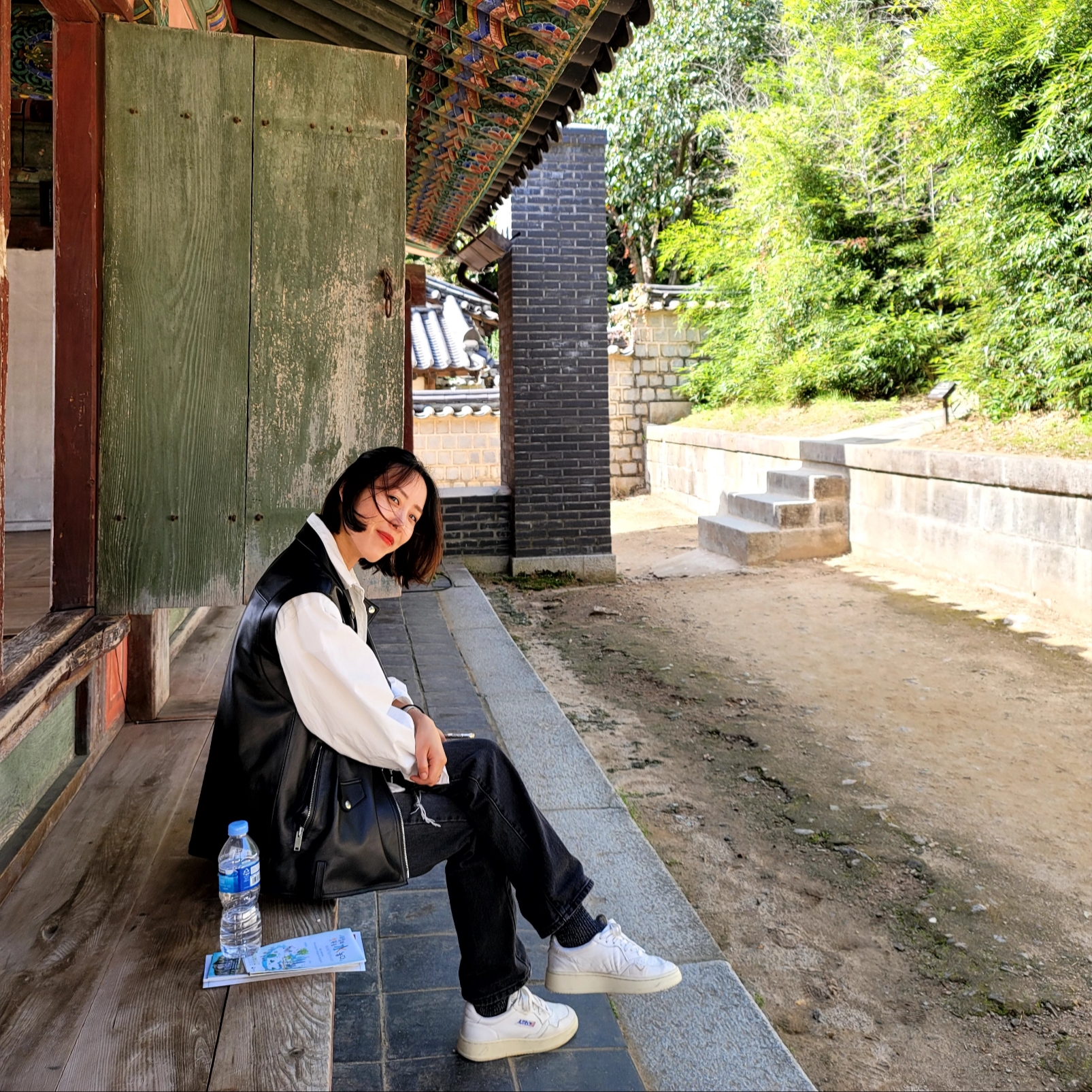 (W) Autry Medalist Low Goatskin Sneakers White 착용 스타일 - 2