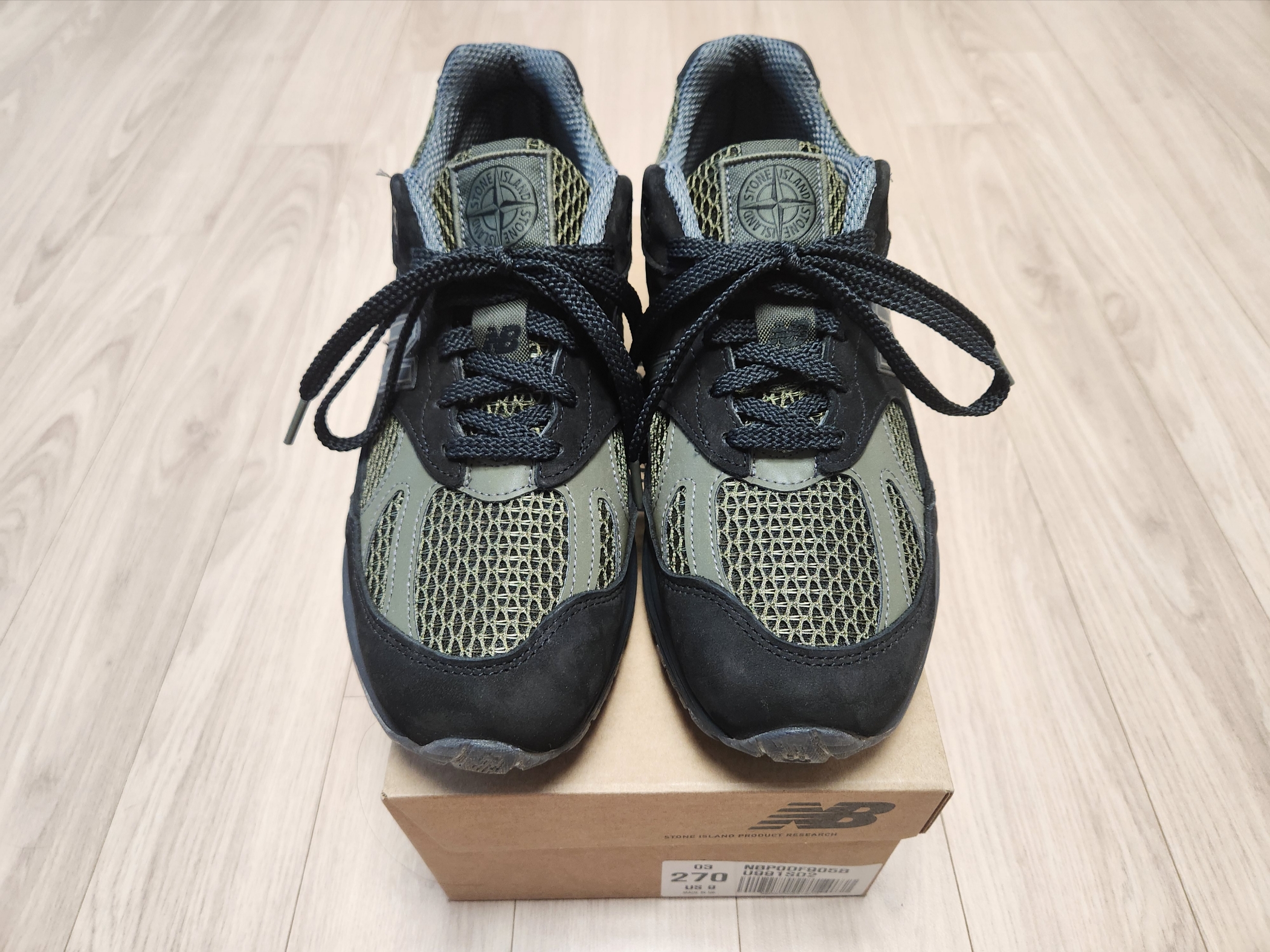 New Balance x Stone Island 991v2 Made in UK Black Olive Night 착용 스타일 - 5