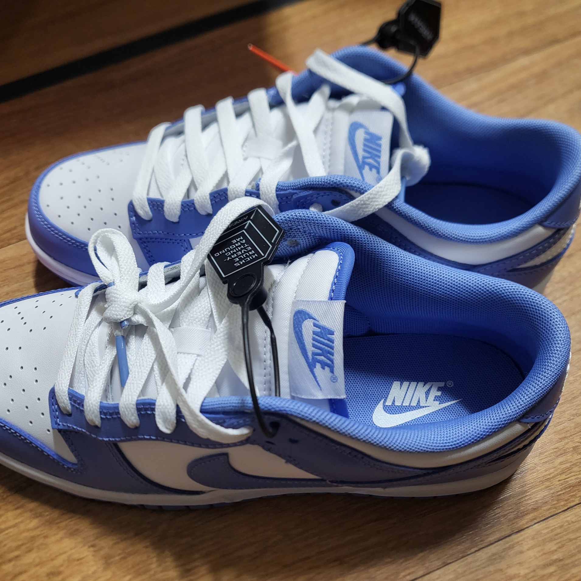 Nike Dunk Low Retro White Polar Blue 착용 스타일 - 2