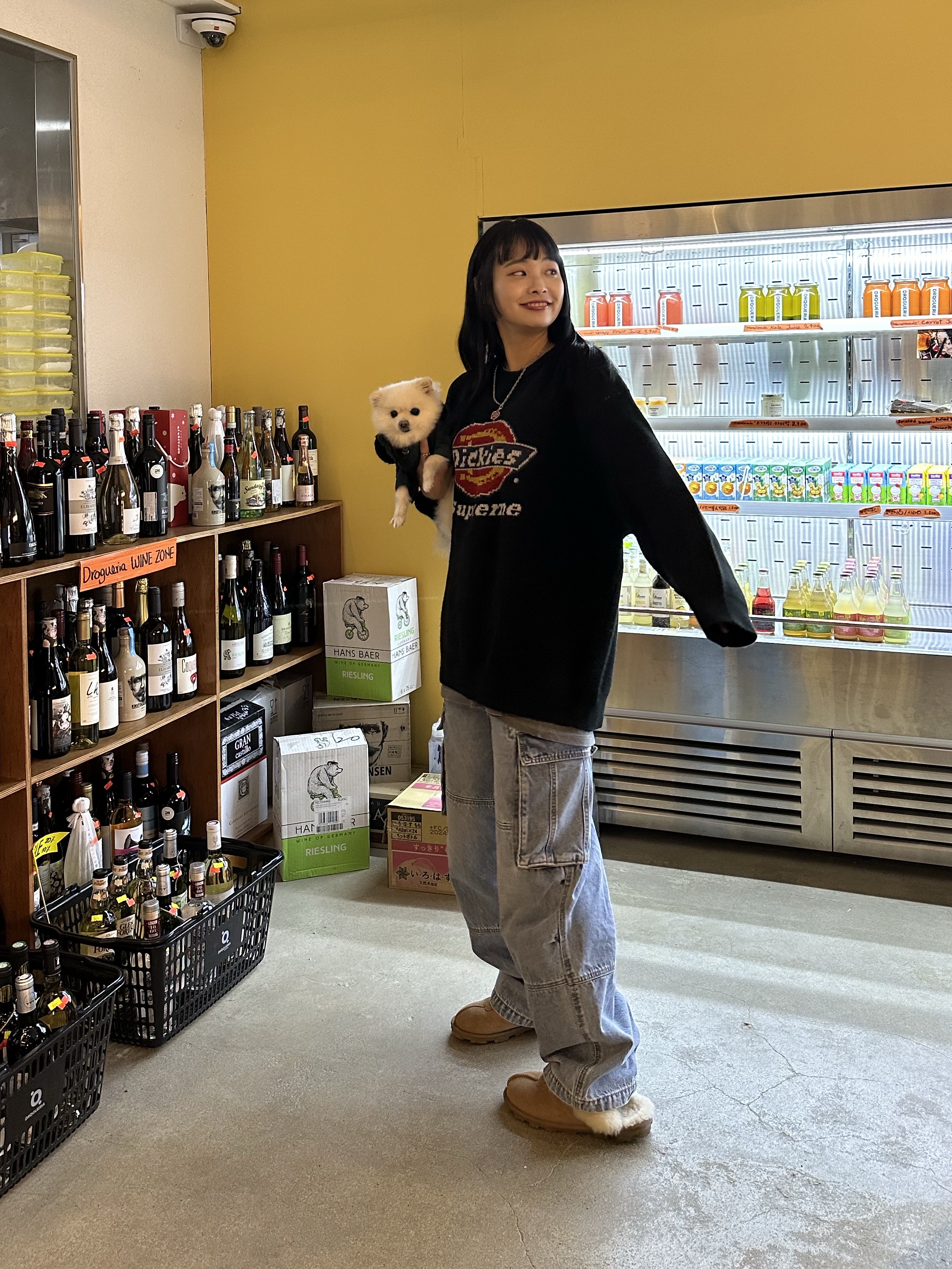 Supreme x Dickies Sweater Black - 22FW, (W) UGG Coquette Slipper Chestnut 착용 스타일 - 3