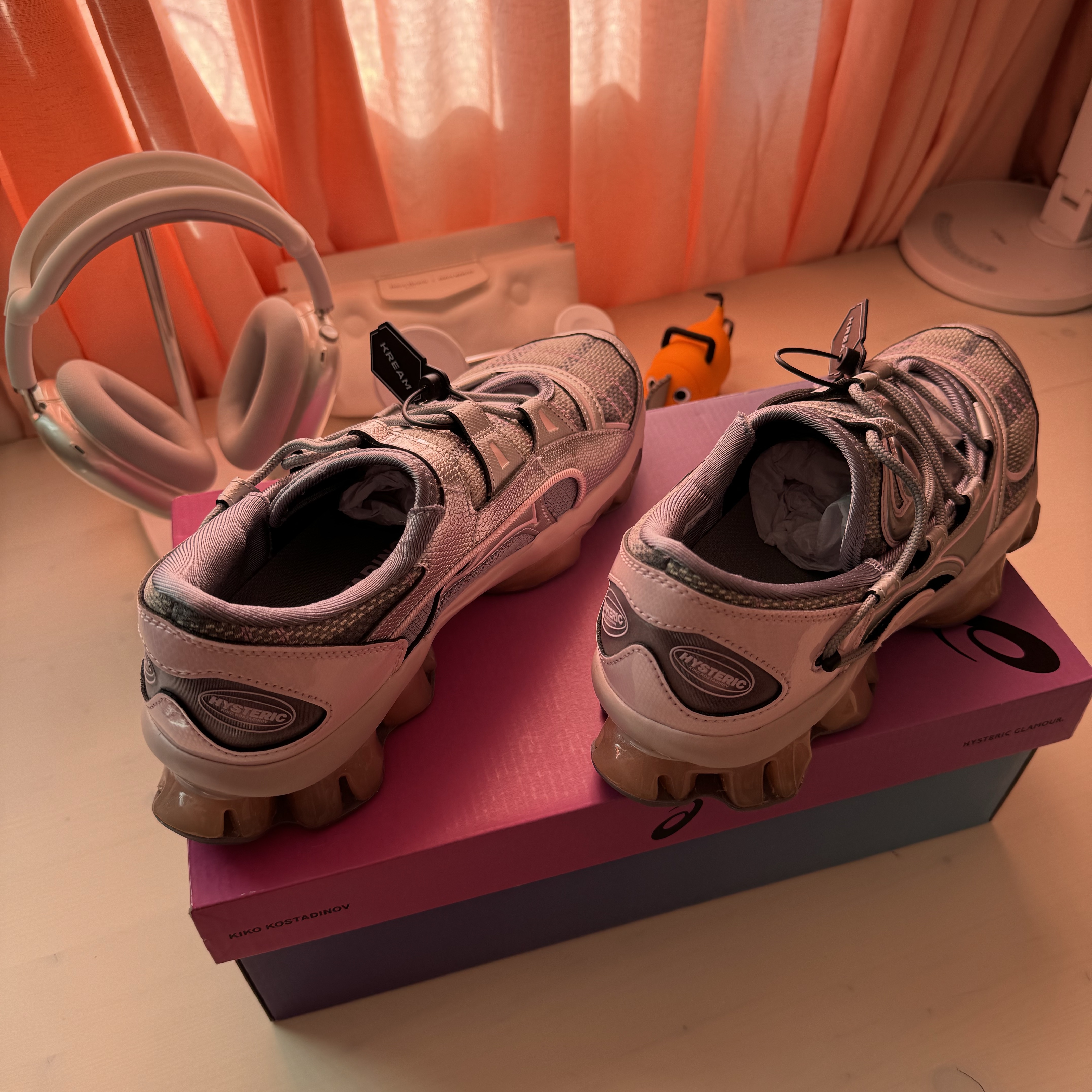 (W) Asics x Kiko Kostadinov x Hysteric Glamour Gel-Quantum Cotton Candy 착용 스타일 - 3