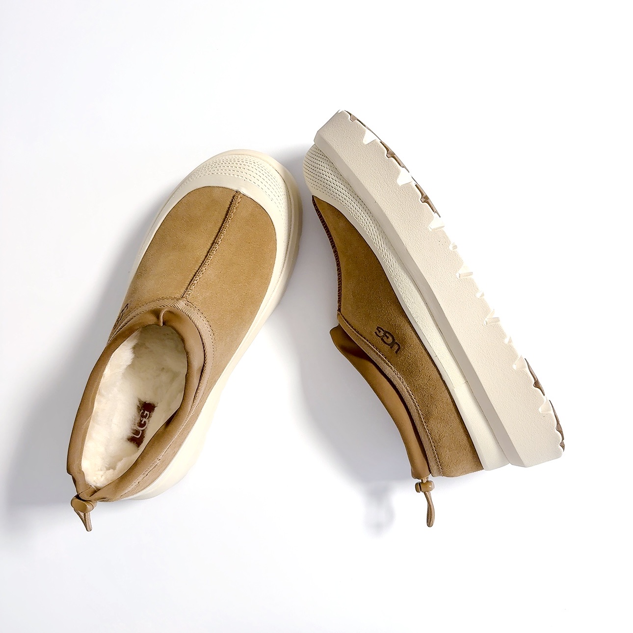 UGG Tasman Weather Hybrid Chestnut Whitecap 착용 스타일 - 1