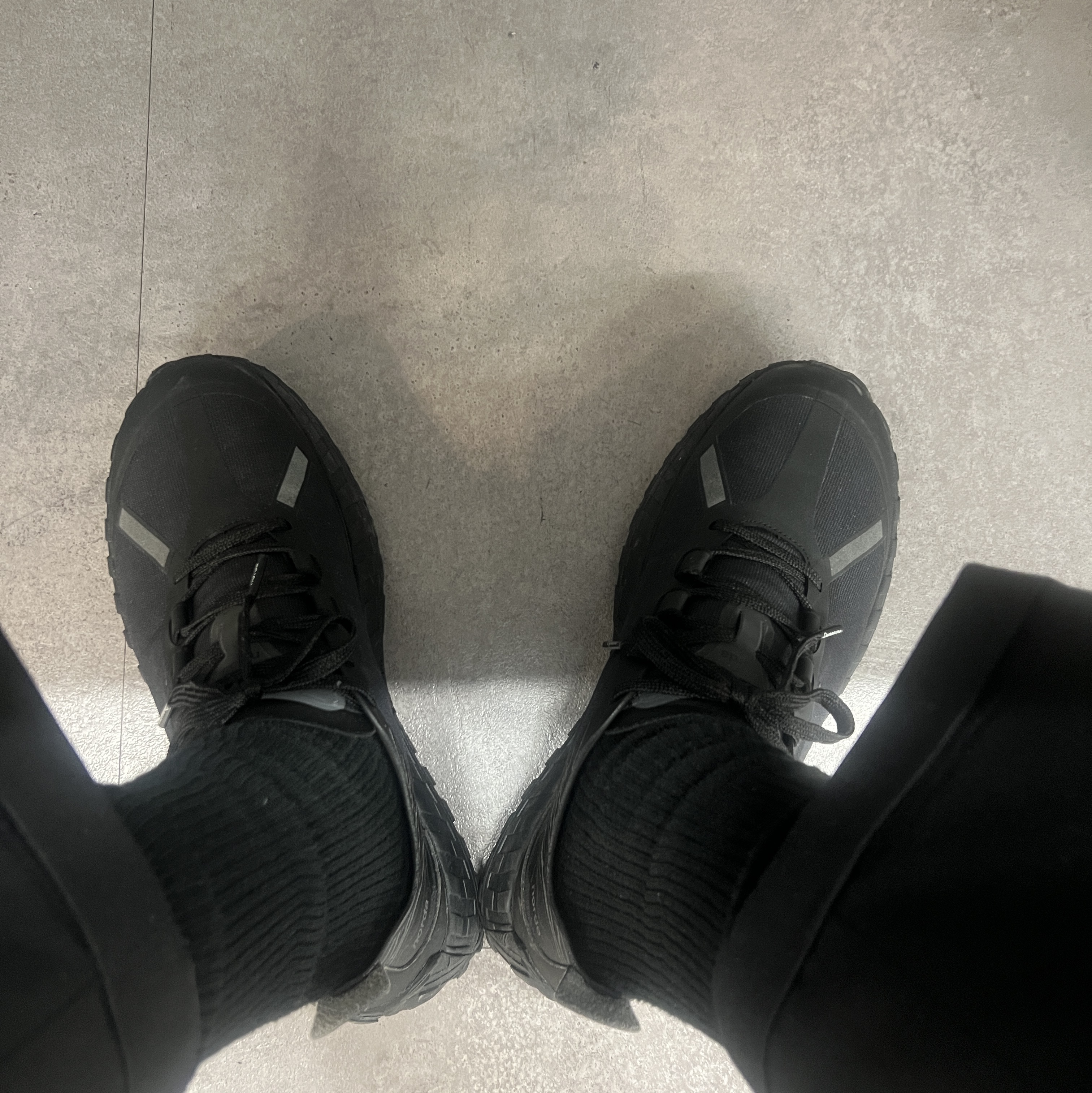 Norda 001/A Stealth Black 착용 스타일