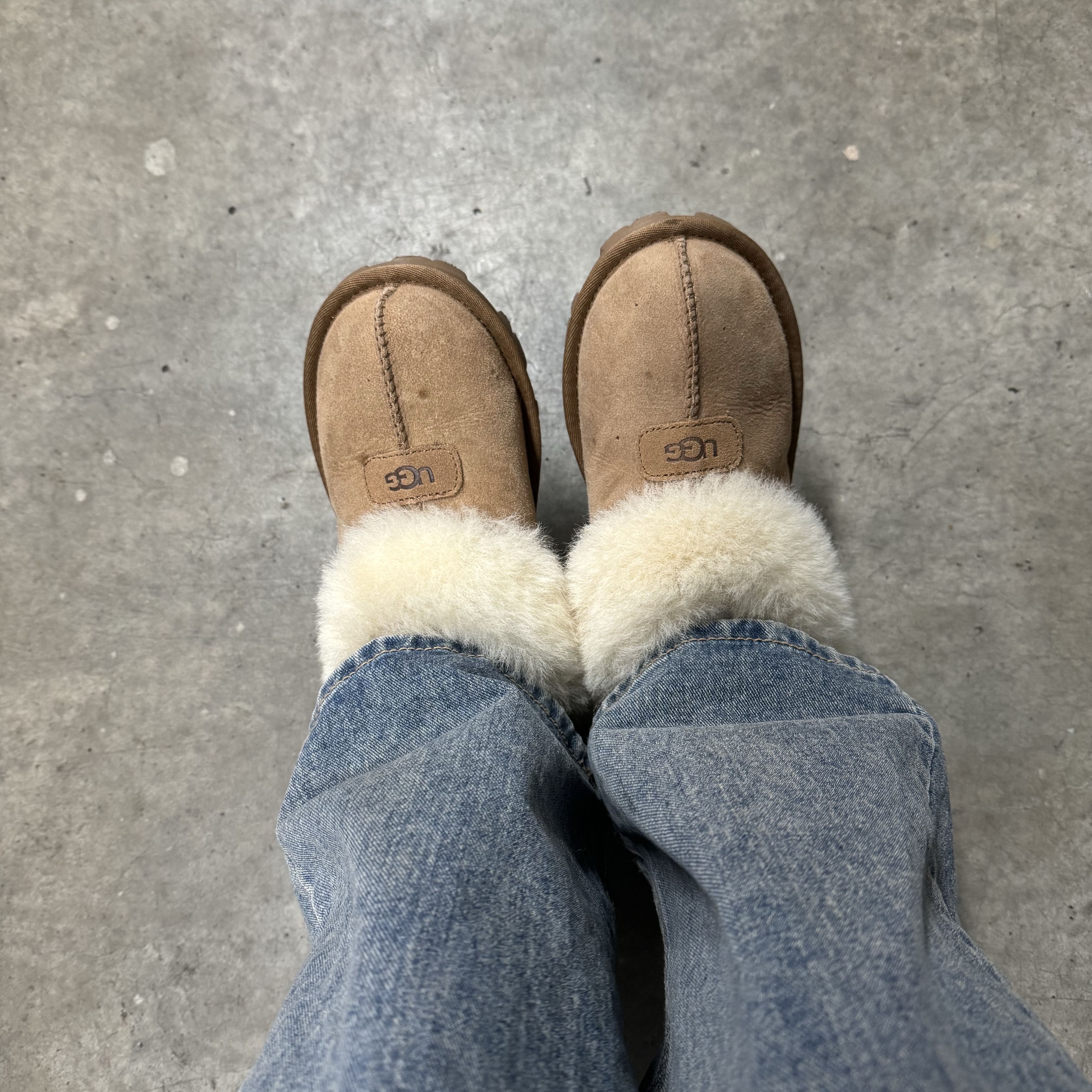 (W) UGG Coquette Slipper Chestnut 착용 스타일 - 1