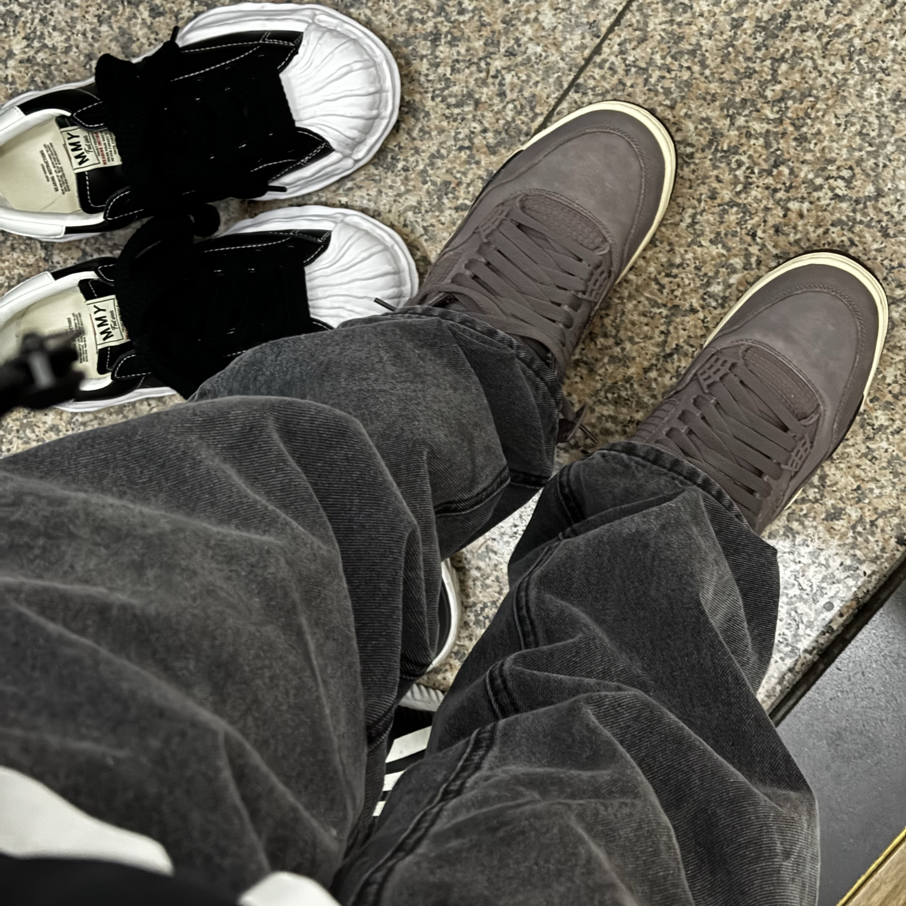 Jordan 4 x A Ma Maniere Retro Violet Ore, Maison Mihara Yasuhiro Blakey OG Sole Leather Low-top Sneakers Black 착용 스타일