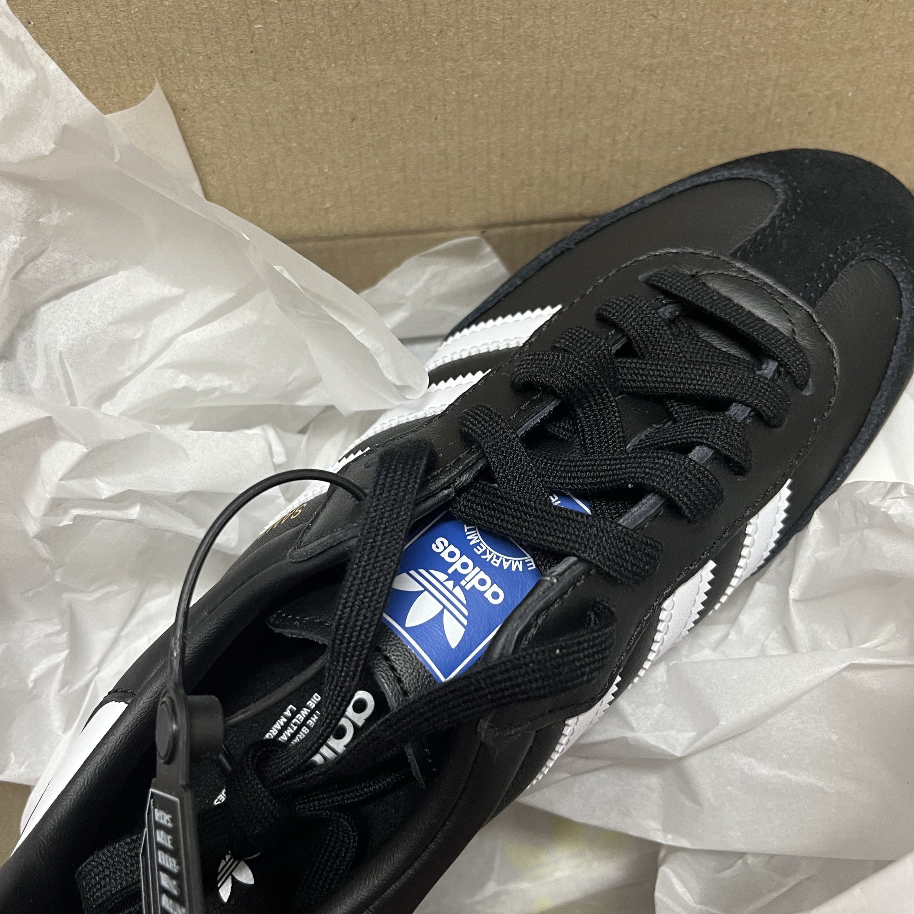 Adidas Samba OG Black White Gum 착용 스타일