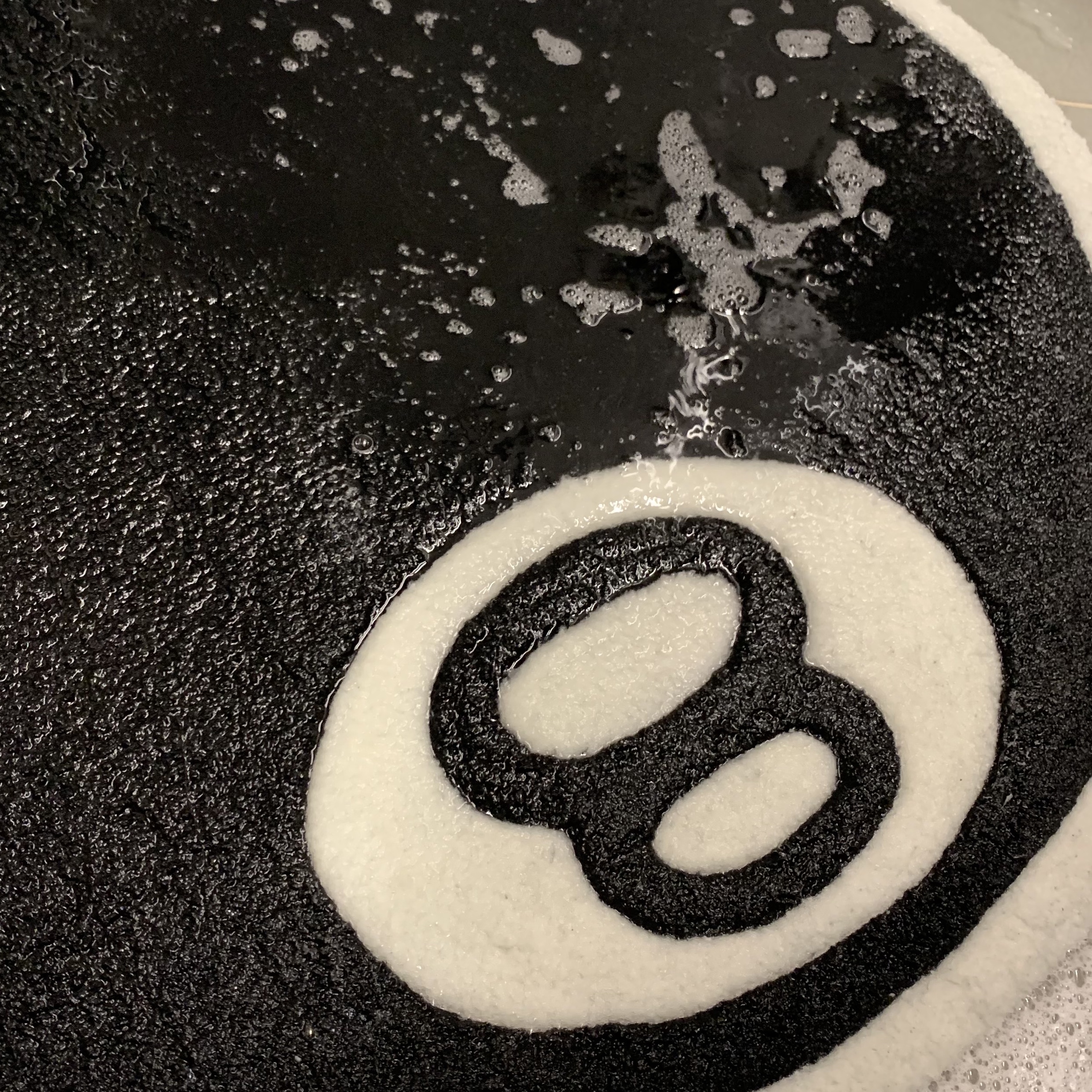 Stussy 8 Ball Rug Black 착용 스타일 - 1
