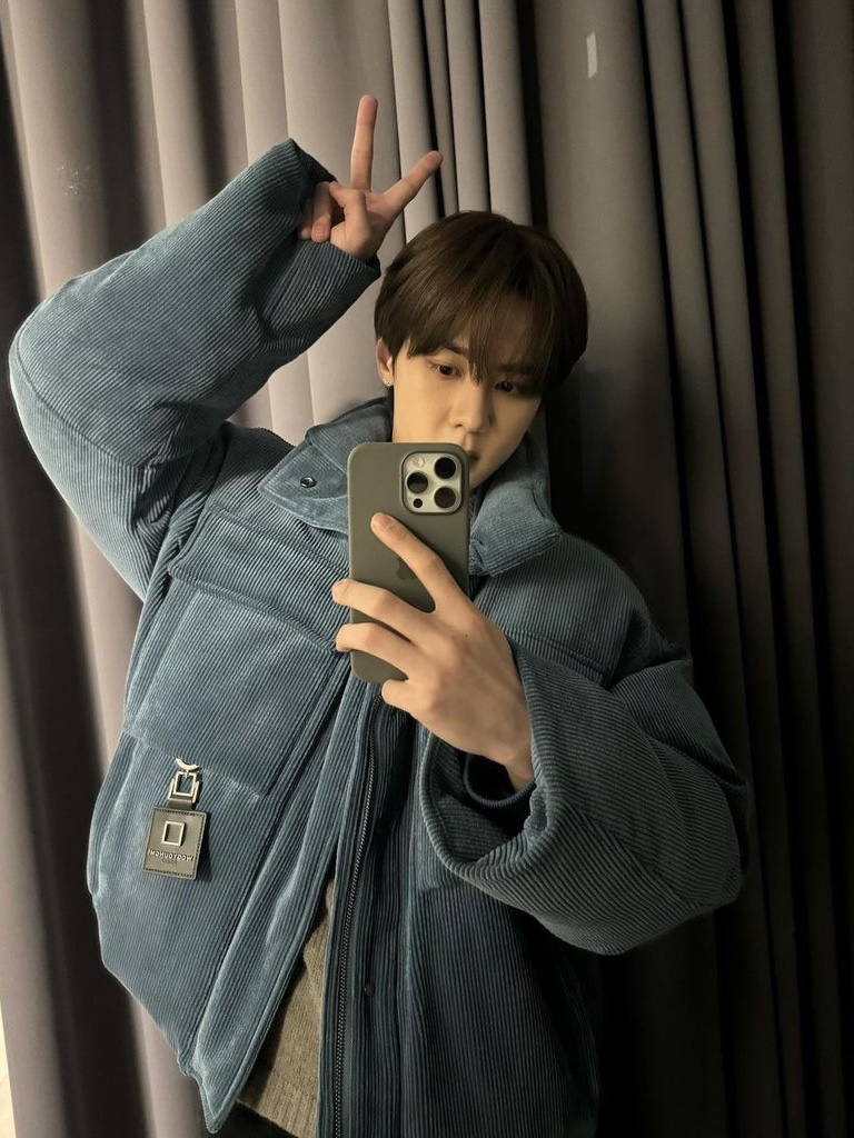 Wooyoungmi Corduroy Goose Down Jumper Blue - 22FW 착용 스타일