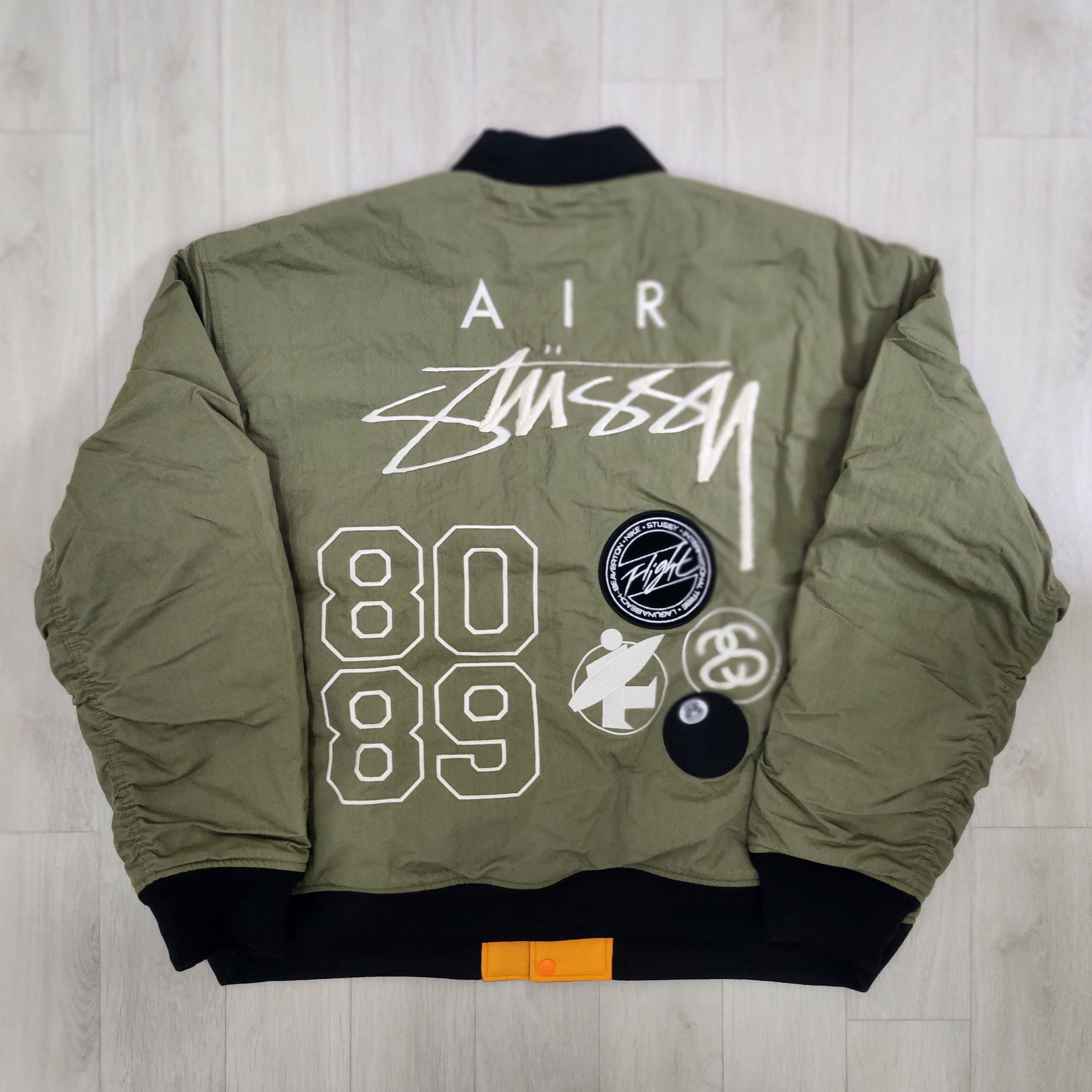 Nike x Stussy Reversible Jacket Medium Olive (FJ9153-222) 착용 스타일 - 1