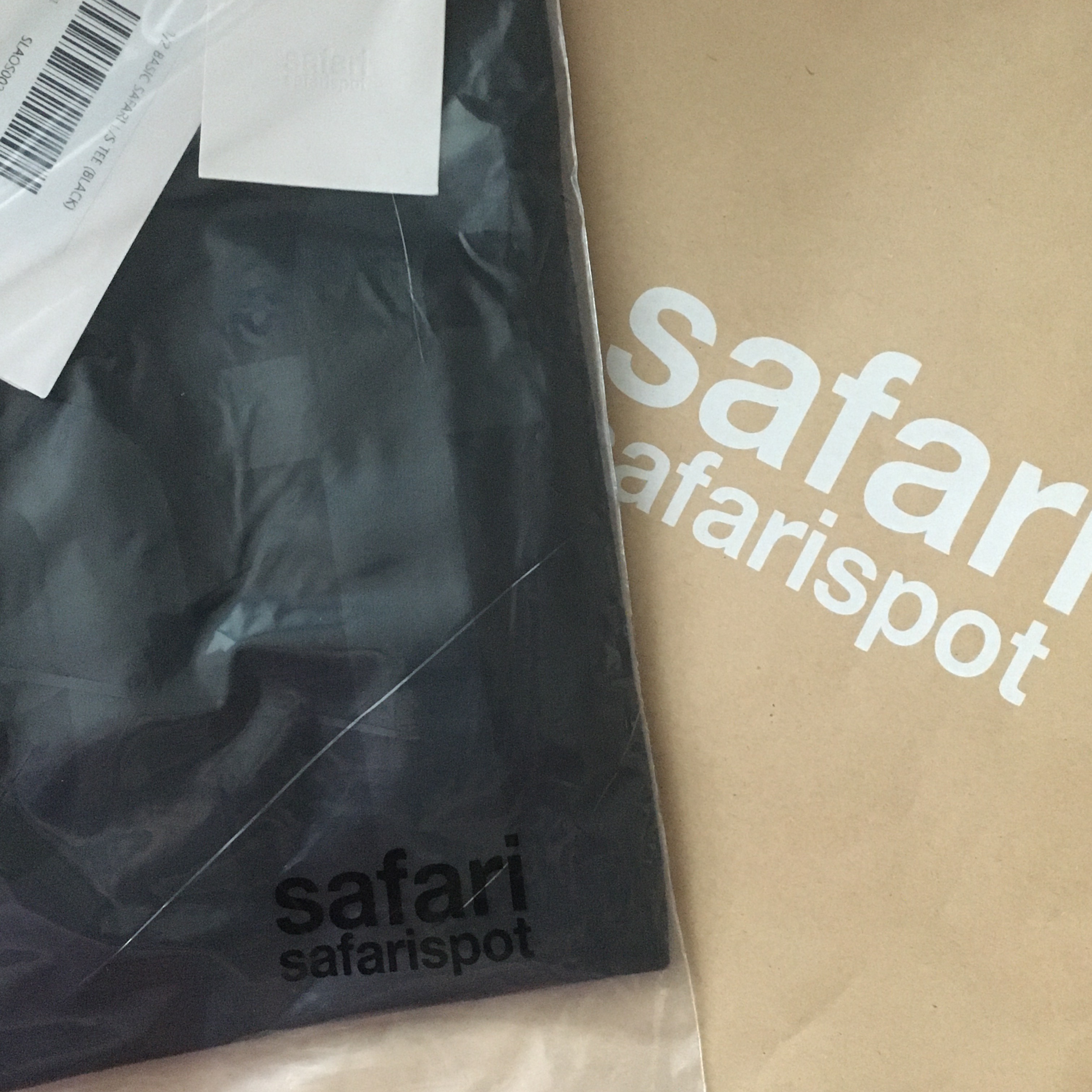 [예약 배송][KREAM 단독] Safarispot Women 1/2 Basic Safari LS T-Shirt Black 착용 스타일
