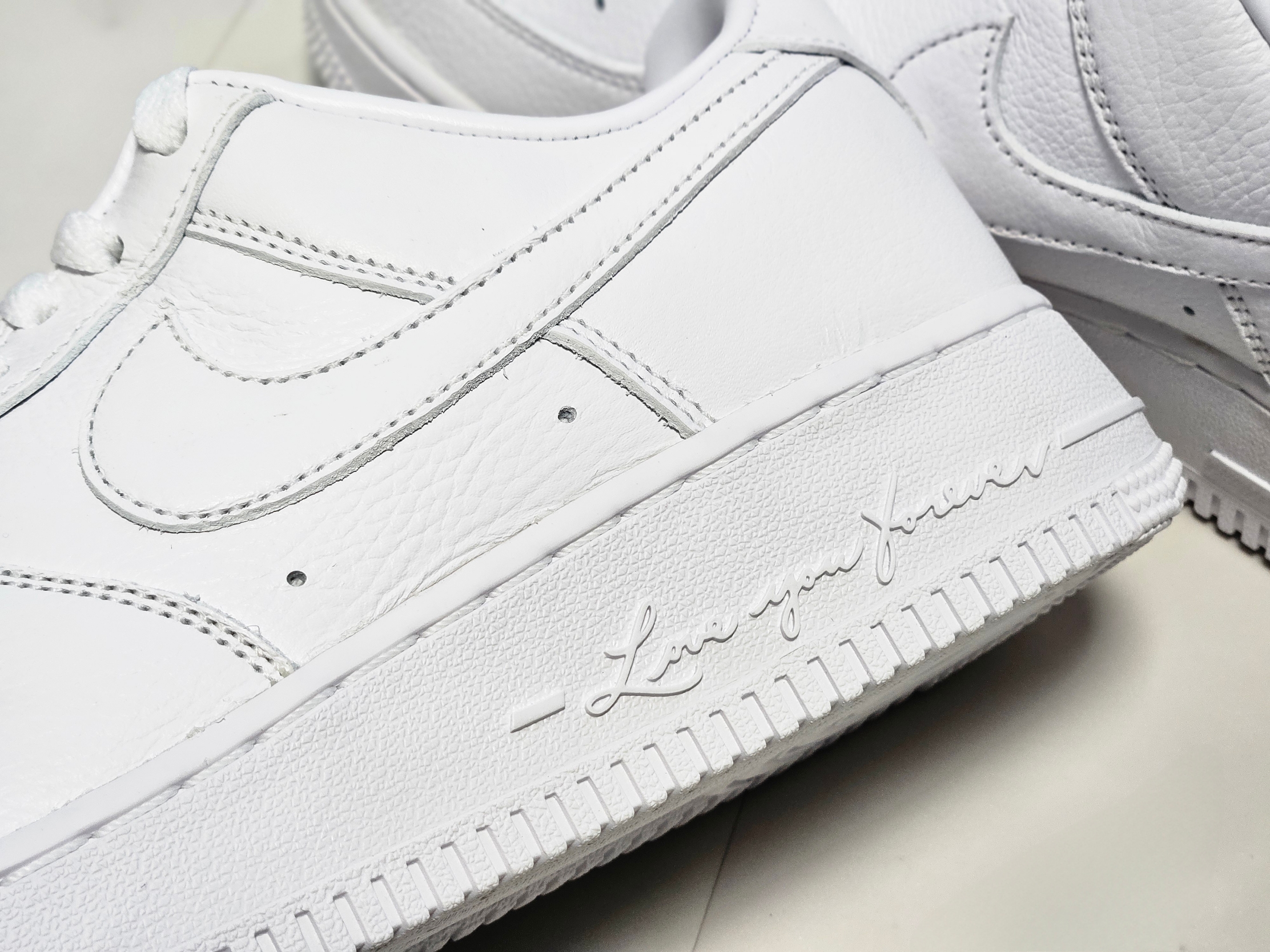 Nike x Drake Nocta Air Force 1 Low SP Certified Lover Boy White, Nike x Drake Nocta NRG LU L91 Cap White 착용 스타일 - 4