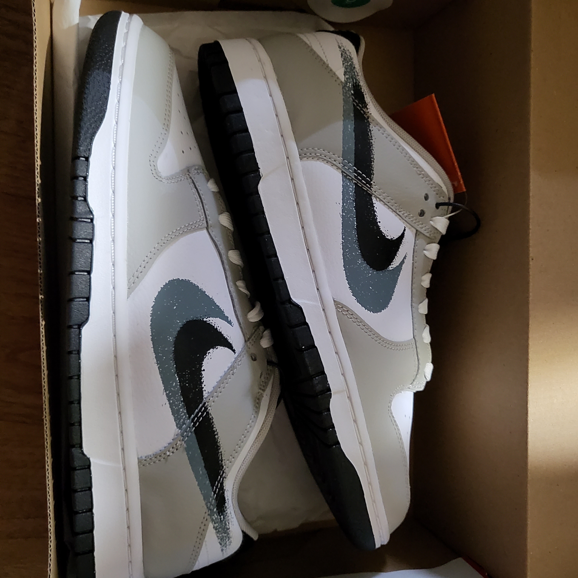 Nike Dunk Low Cool Grey White 착용 스타일 - 2