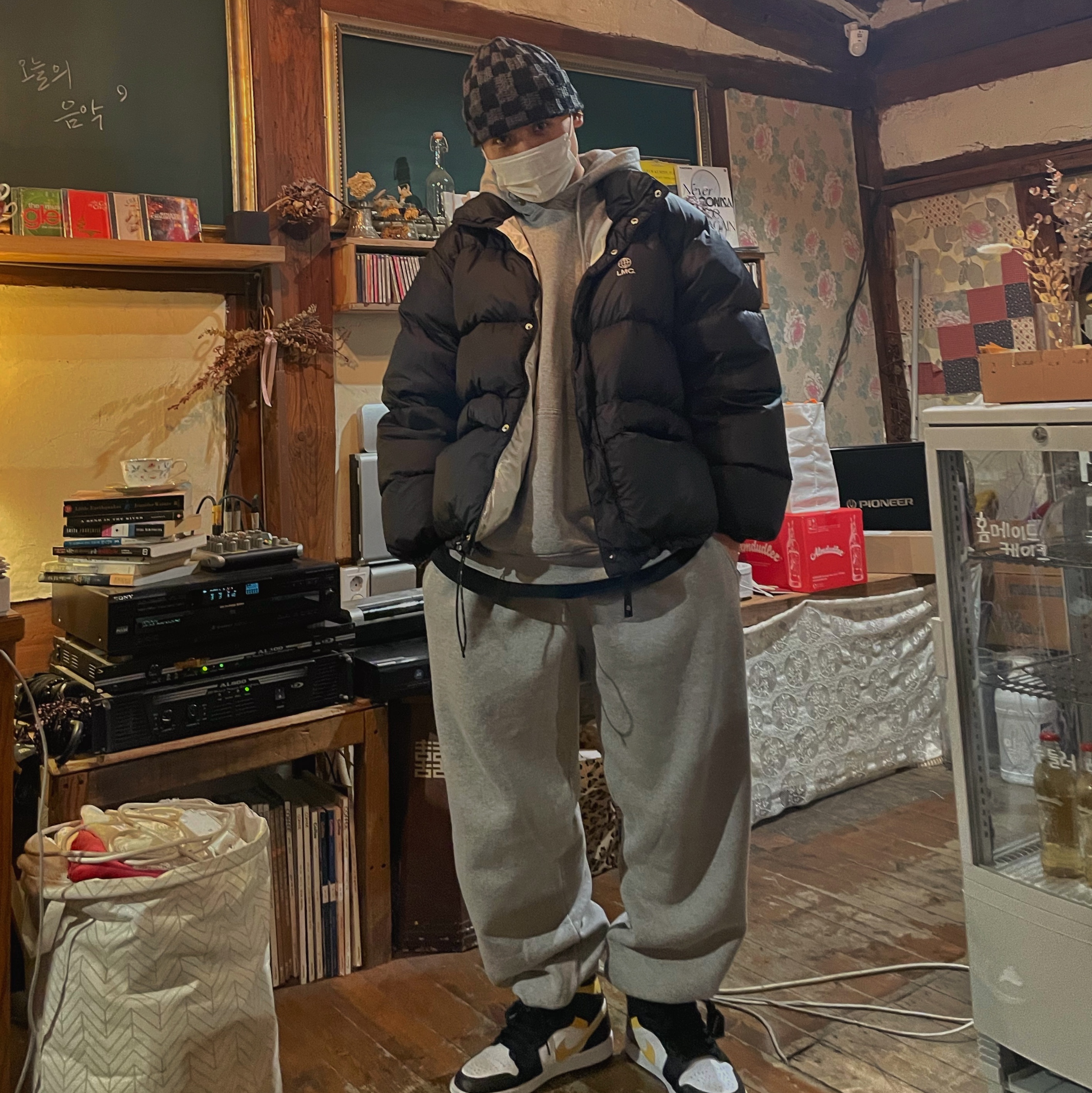 Jordan 1 Mid Pollen 착용 스타일