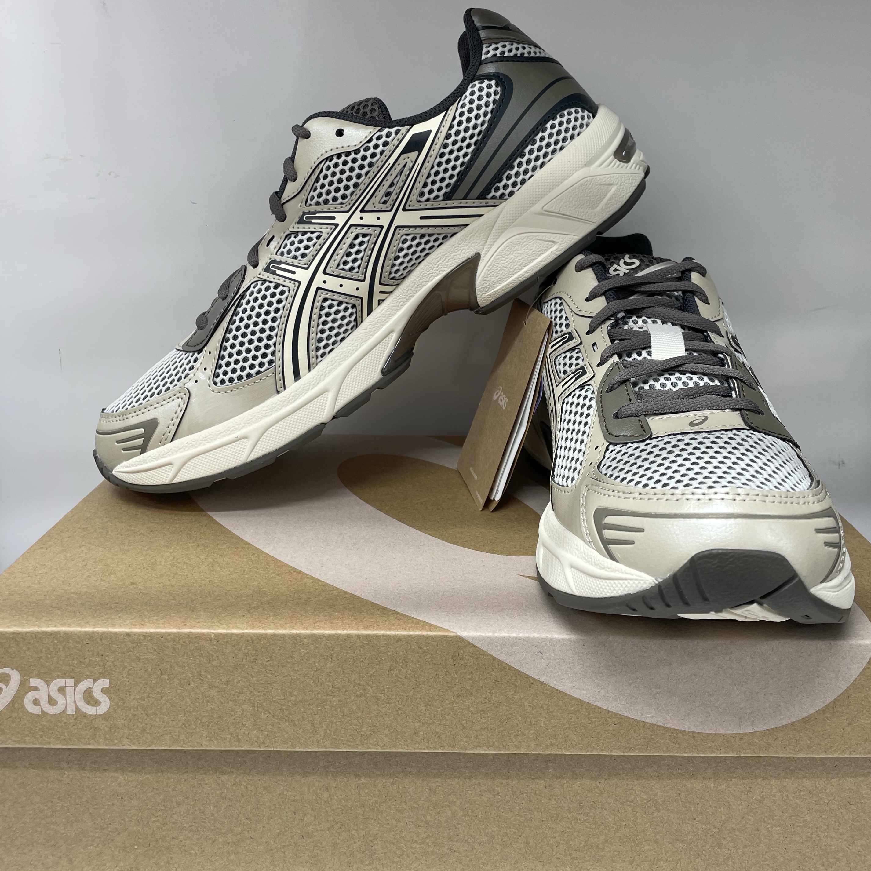 Asics Gel-1130 Birch Dark Taupe - Korea Exclusive 착용 스타일 - 1