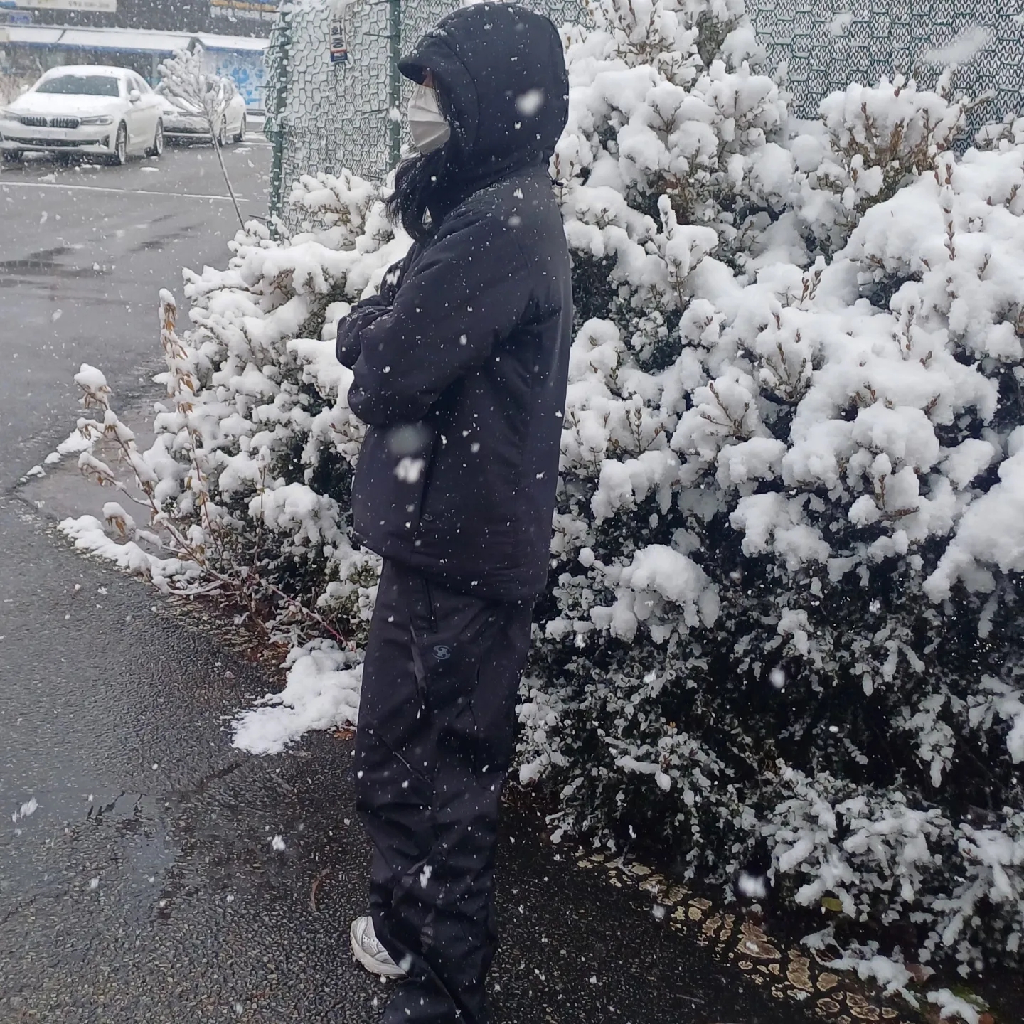 Arc'teryx Atom LT Hoody Black 착용 스타일 - 2