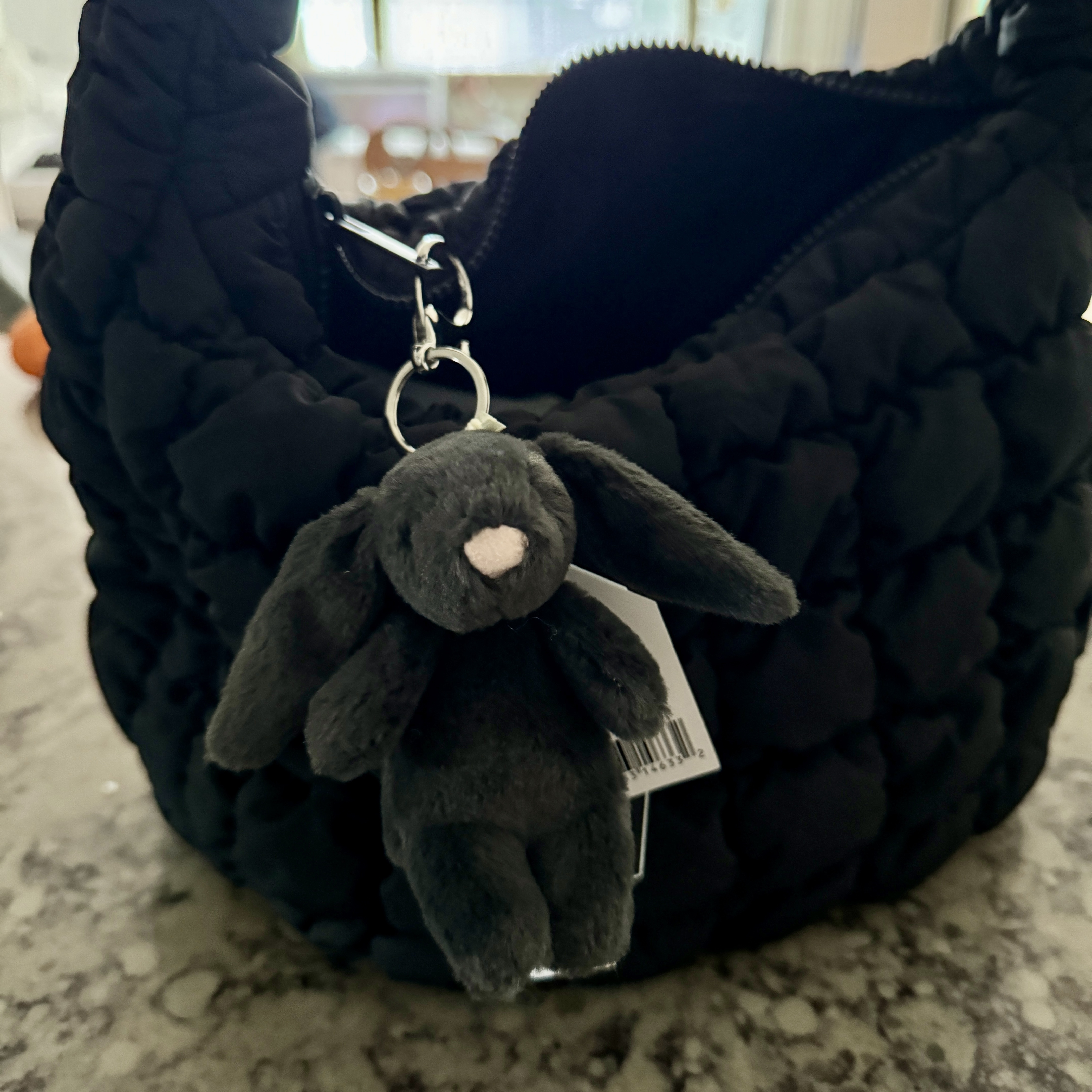Jellycat Bashful Bunny Bag Charm Ink 착용 스타일